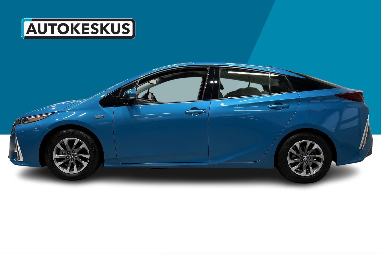 Toyota Prius Plug-in iso kuva 8