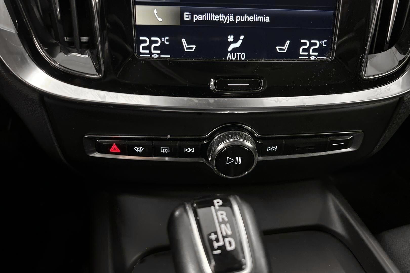 Volvo V60 Cross Country iso kuva 16