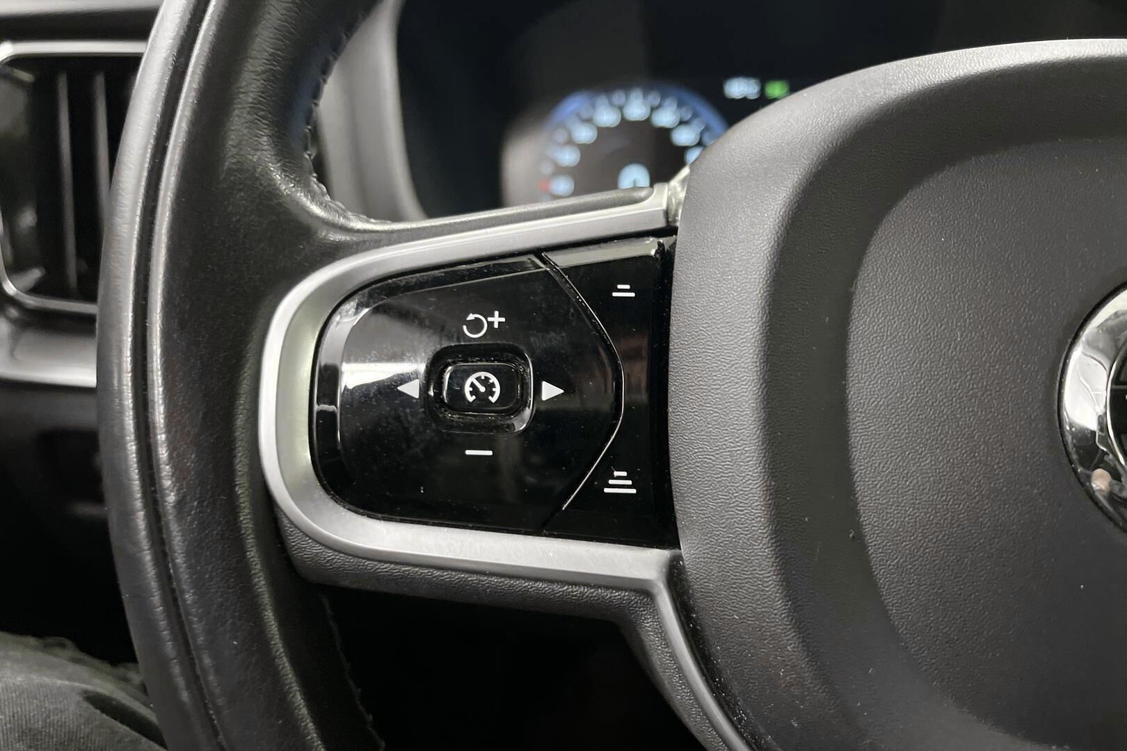 Volvo V60 Cross Country iso kuva 19