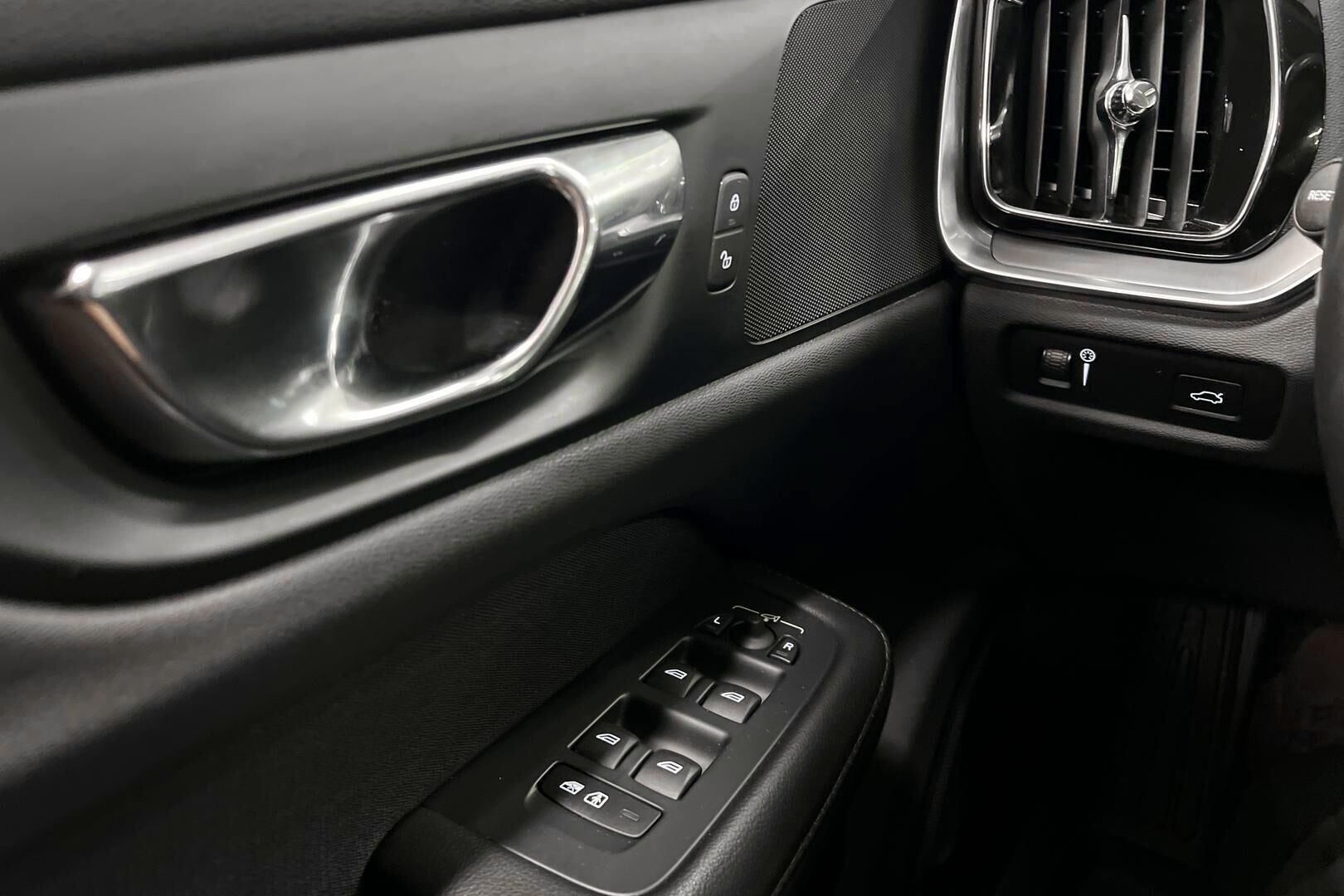 Volvo V60 Cross Country iso kuva 20