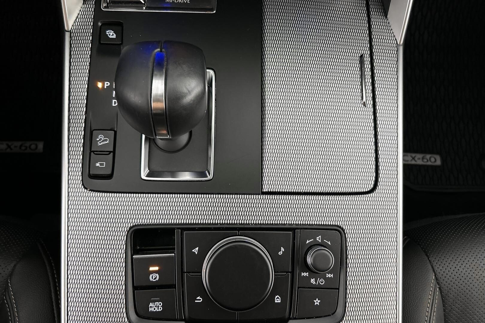 Mazda CX-60 iso kuva 17