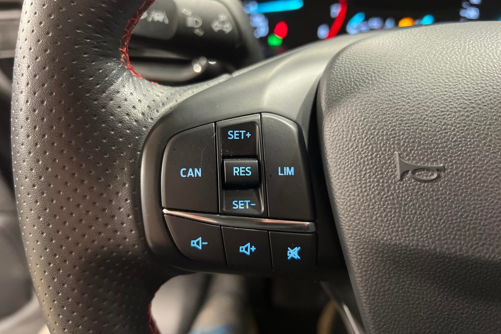 Ford Fiesta iso kuva 17