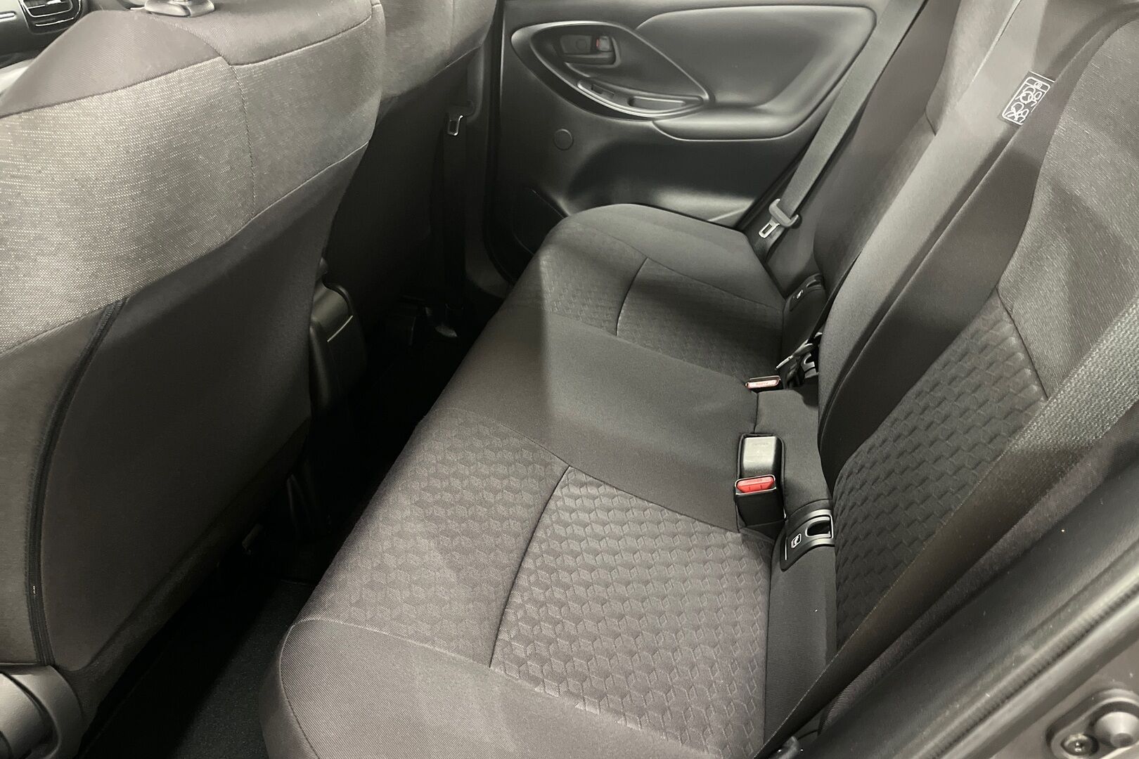 MAZDA 2 HYBRID iso kuva 8
