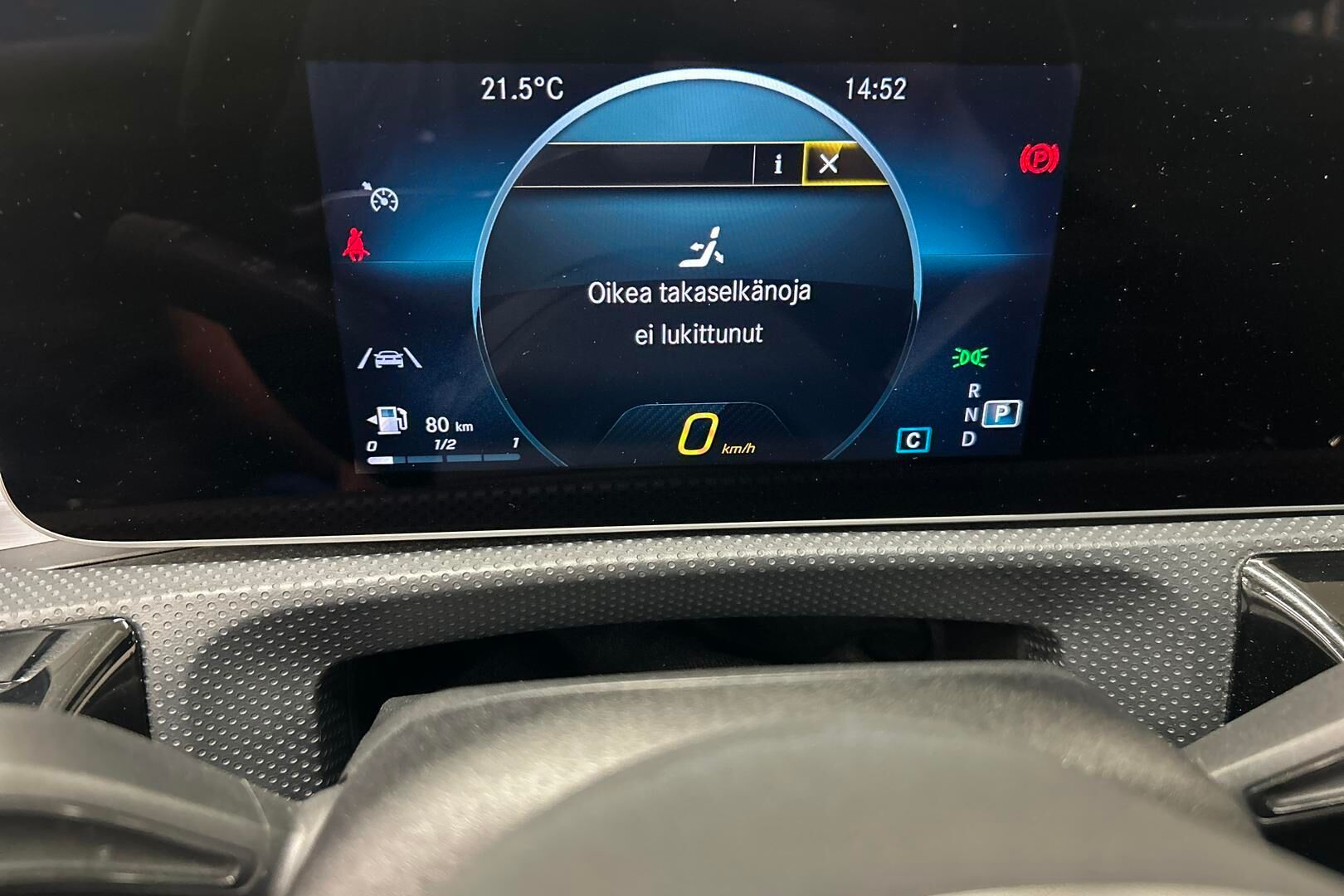 Mercedes-Benz CLA iso kuva 13