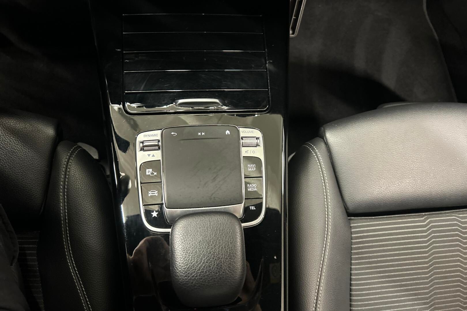 Mercedes-Benz CLA iso kuva 19