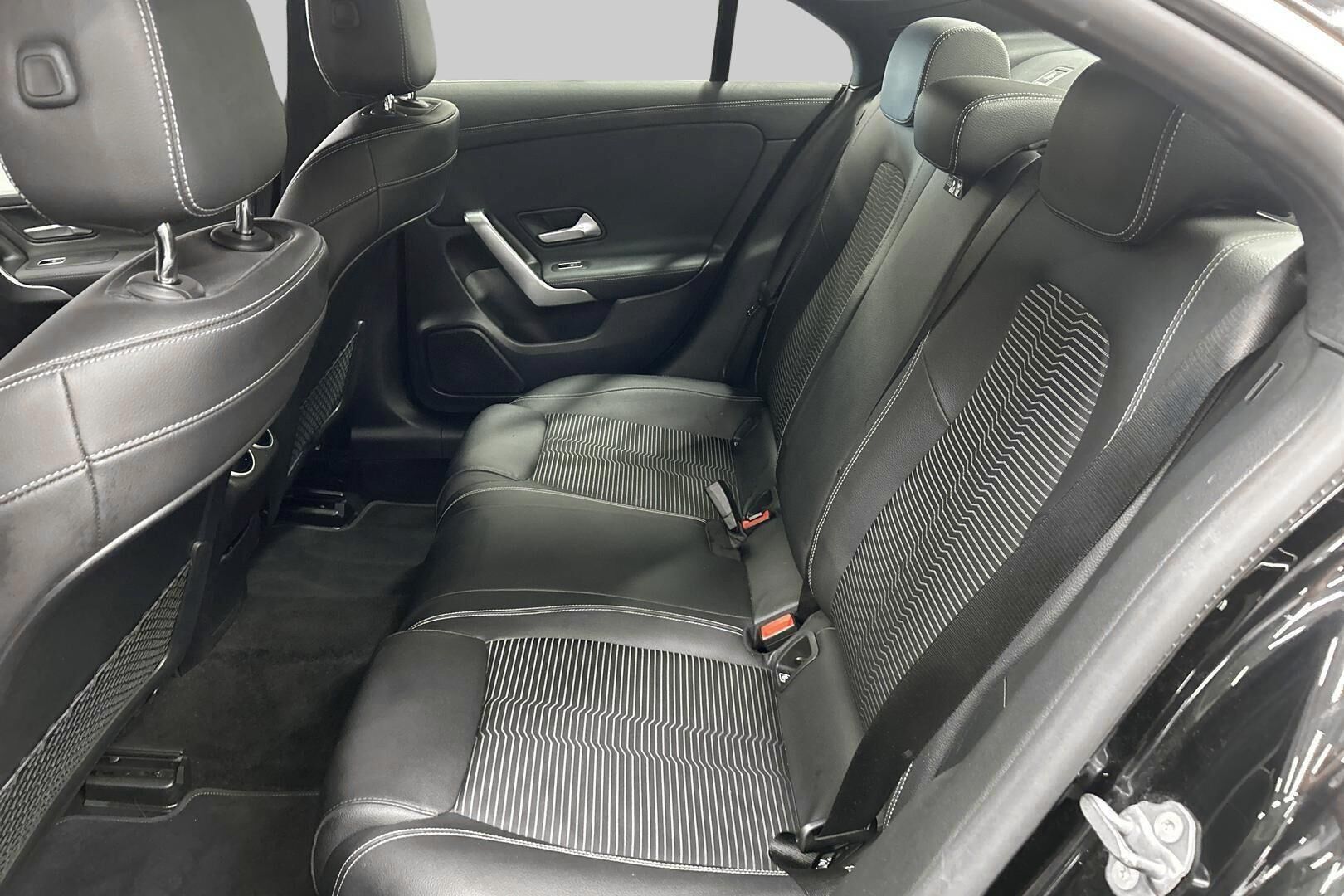 Mercedes-Benz CLA iso kuva 9