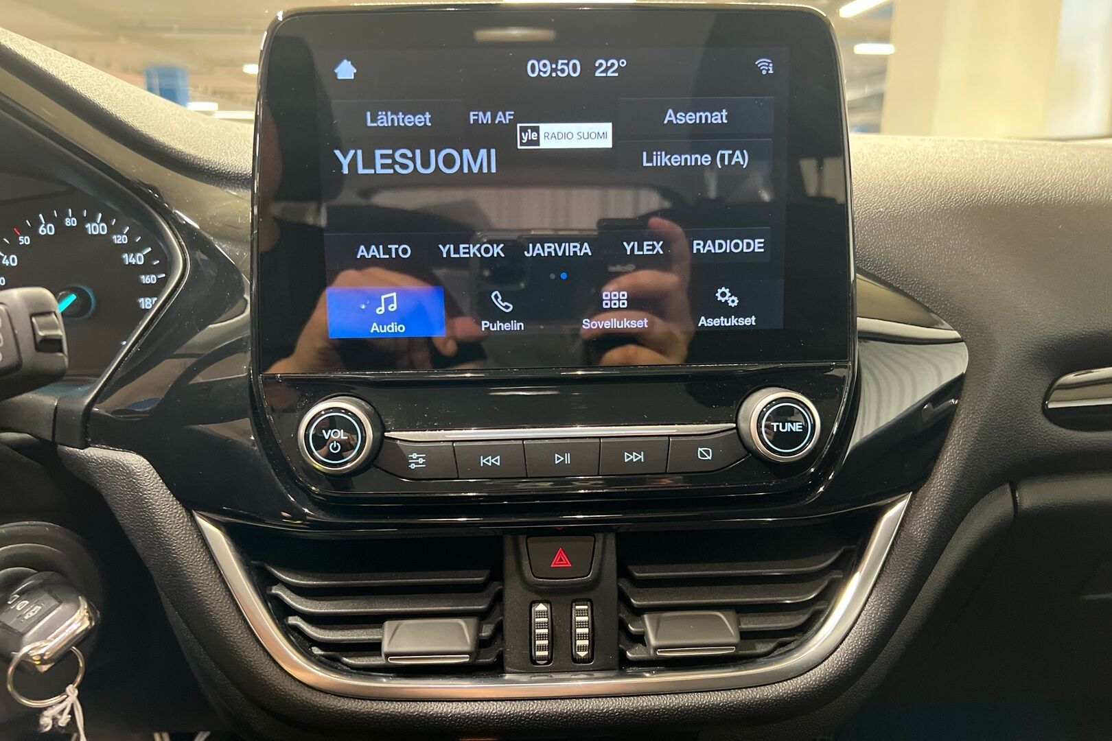 Ford Fiesta iso kuva 12