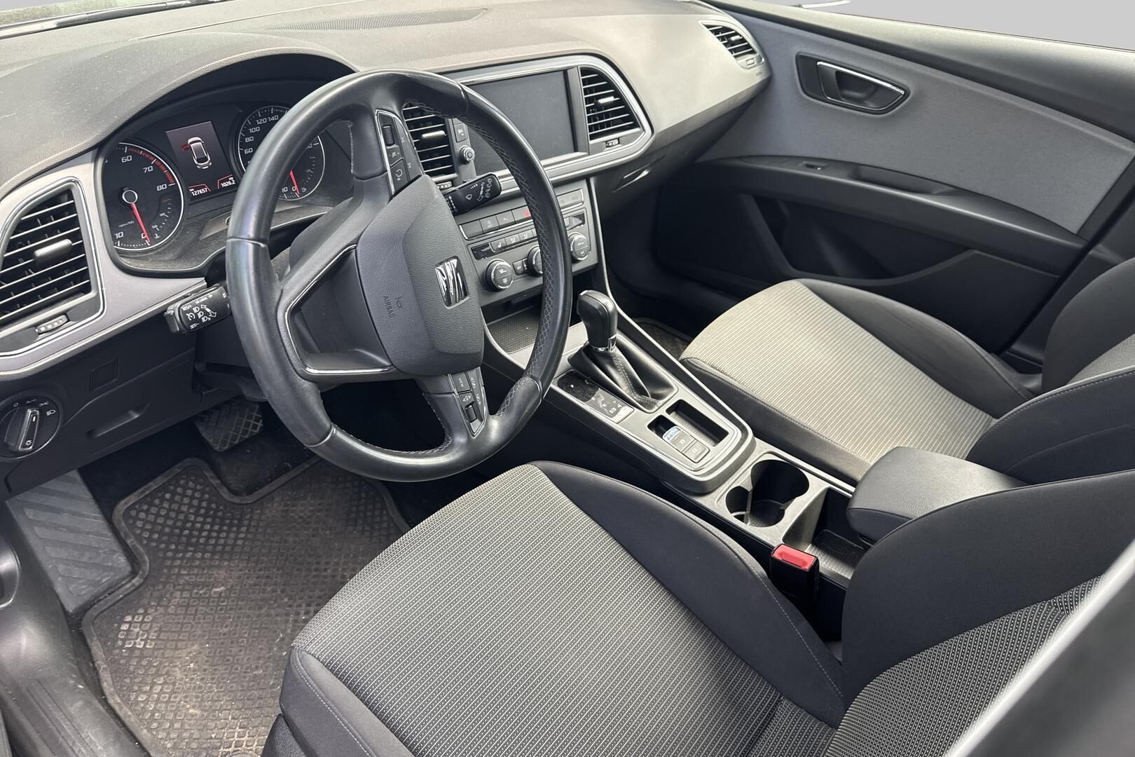 Seat Leon ST iso kuva 1