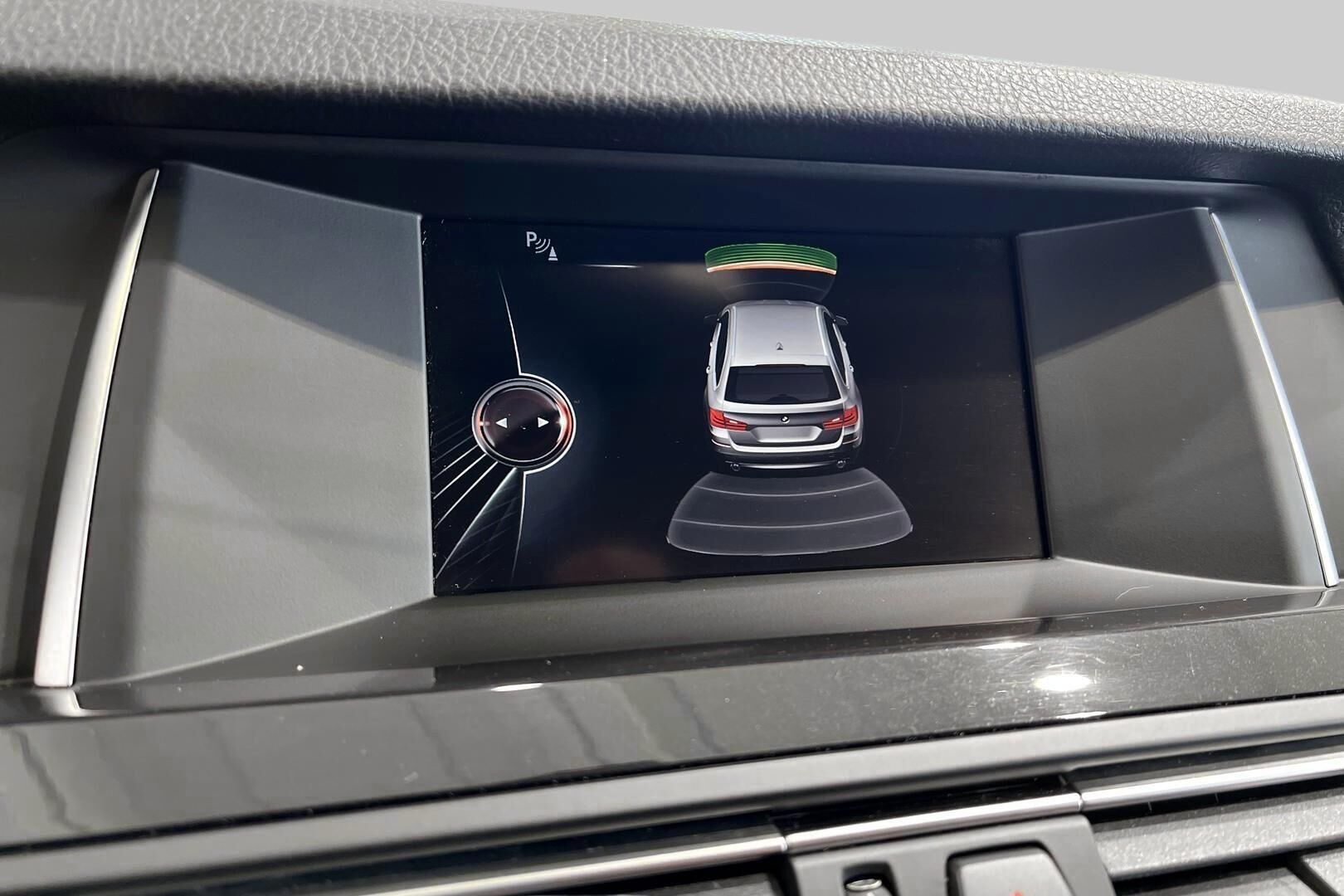 BMW 5-SARJA iso kuva 14