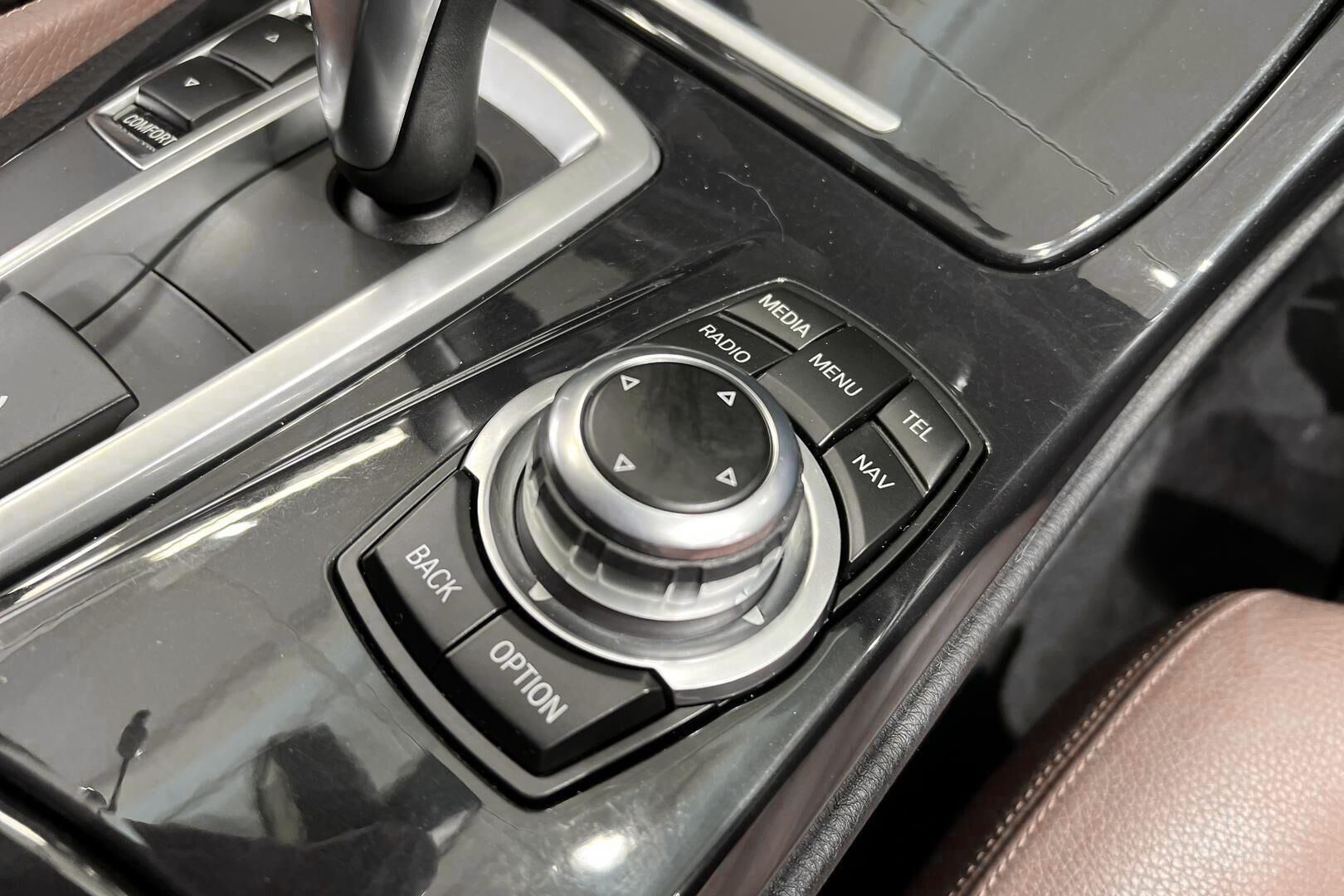 BMW 5-SARJA iso kuva 20