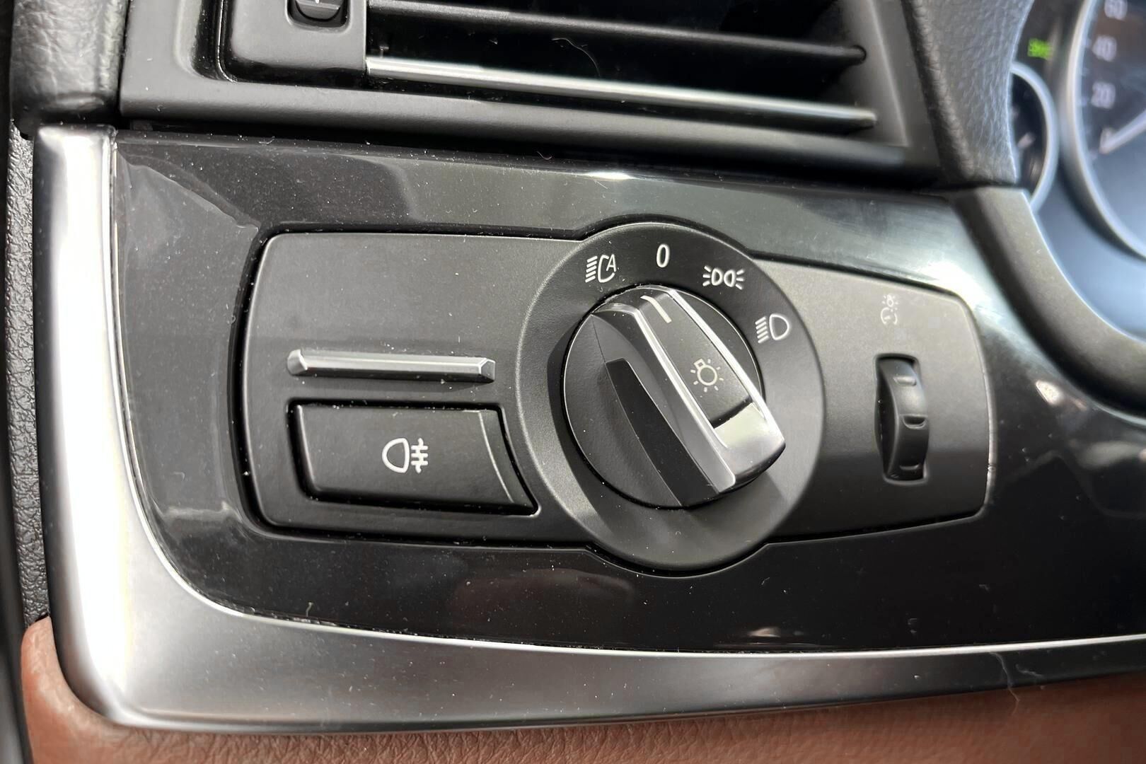 BMW 5-SARJA iso kuva 22