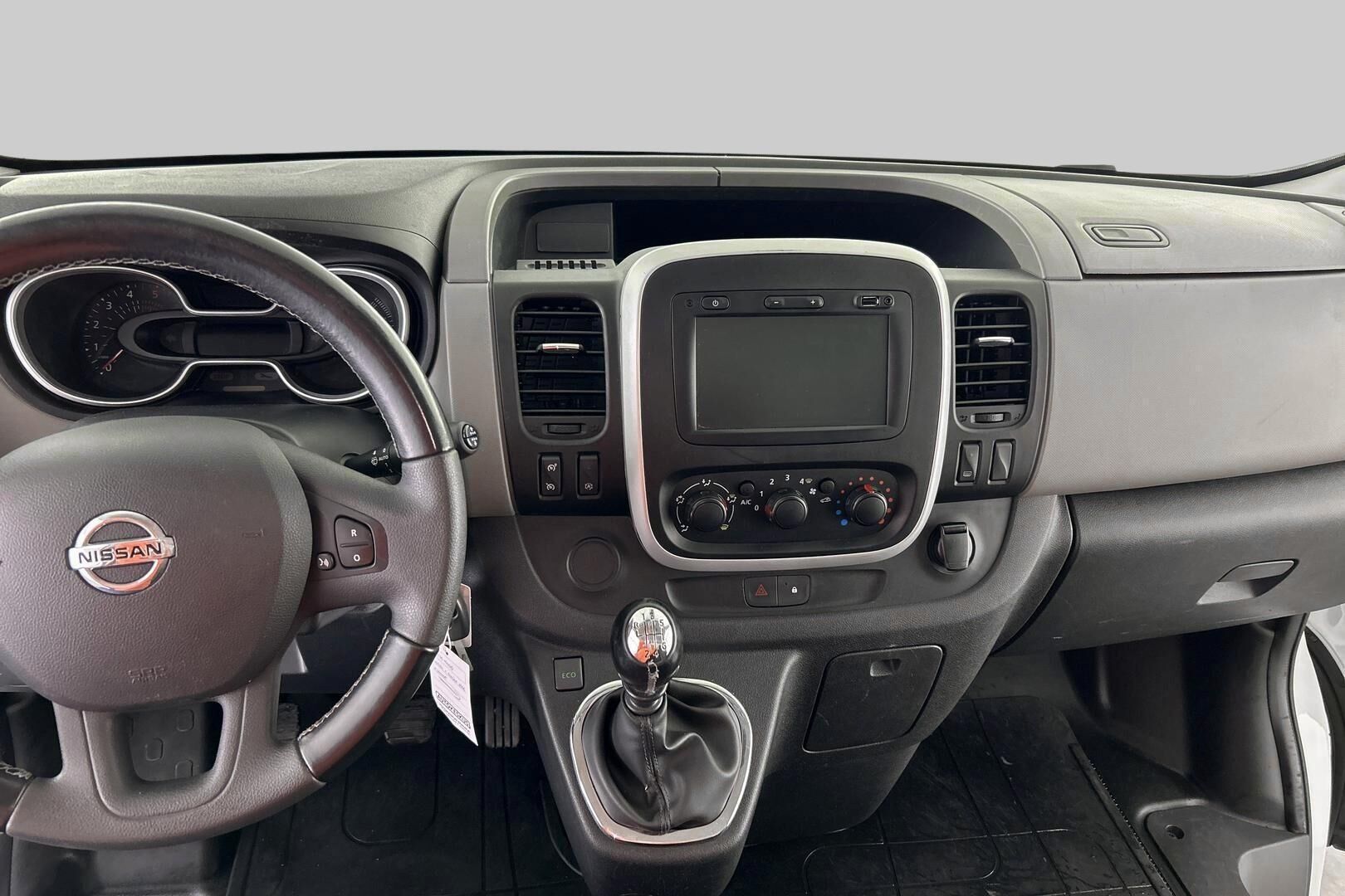 Nissan NV300 iso kuva 8