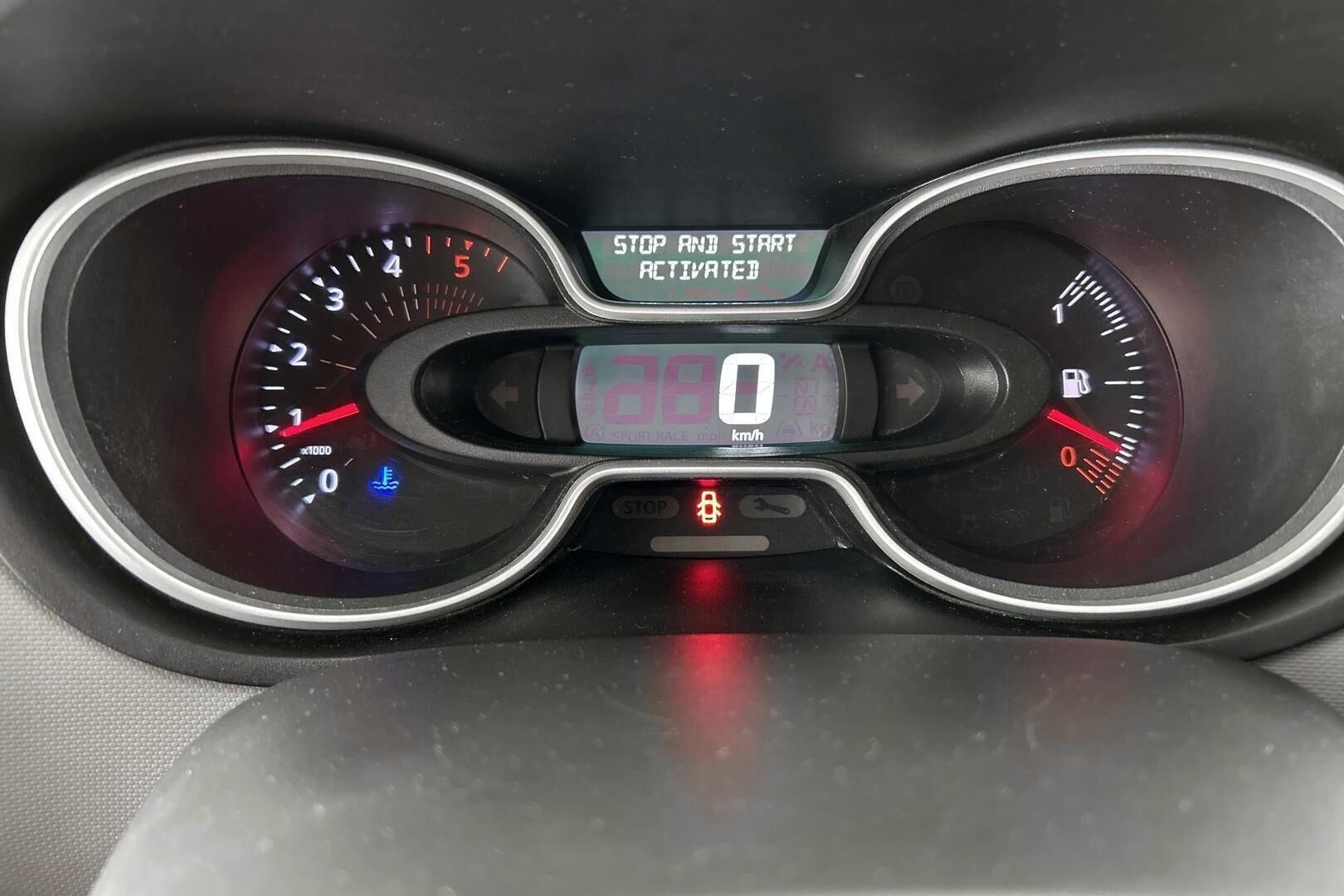 Nissan NV300 iso kuva 12