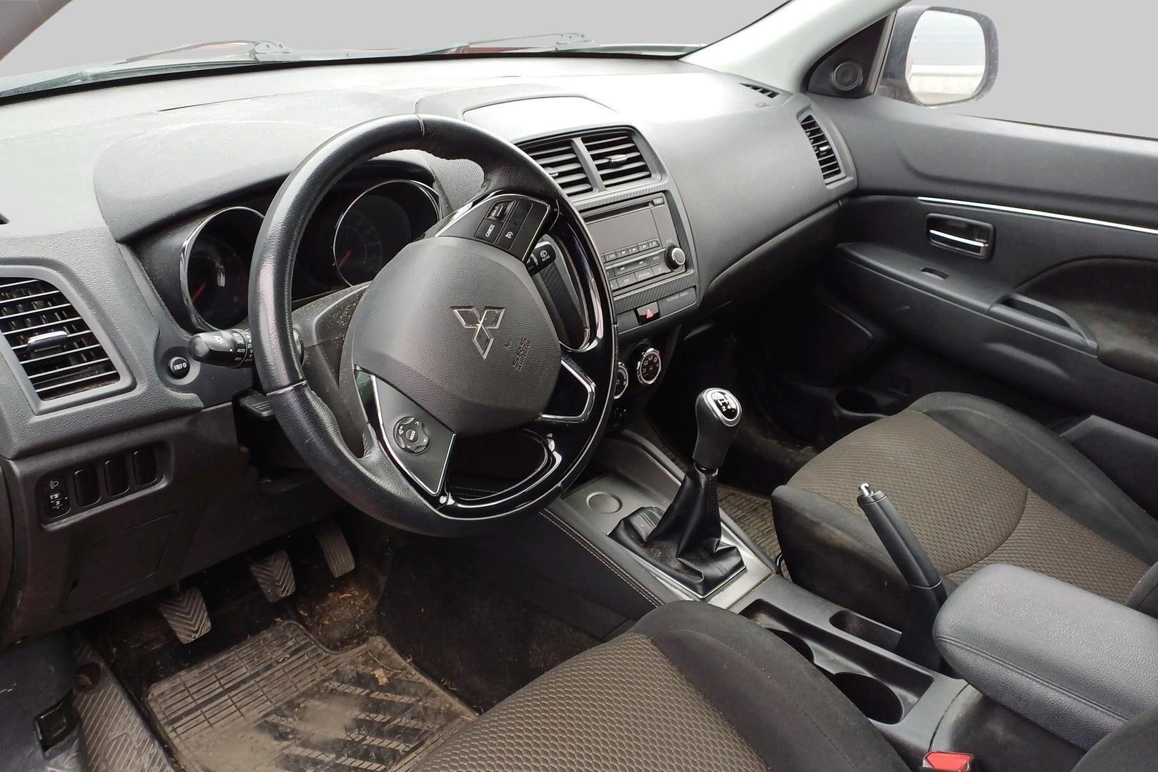 Mitsubishi ASX iso kuva 2