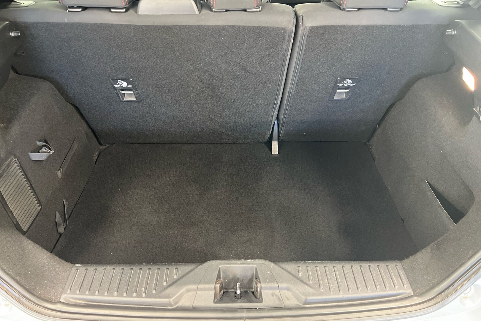 Ford Fiesta iso kuva 8