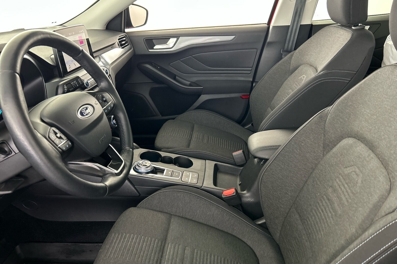 Ford Focus iso kuva 16