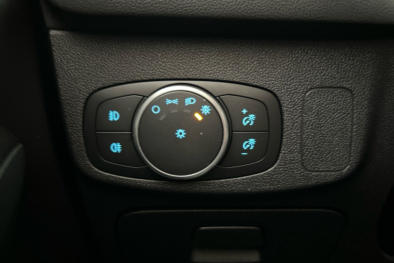 Ford Focus iso kuva 22