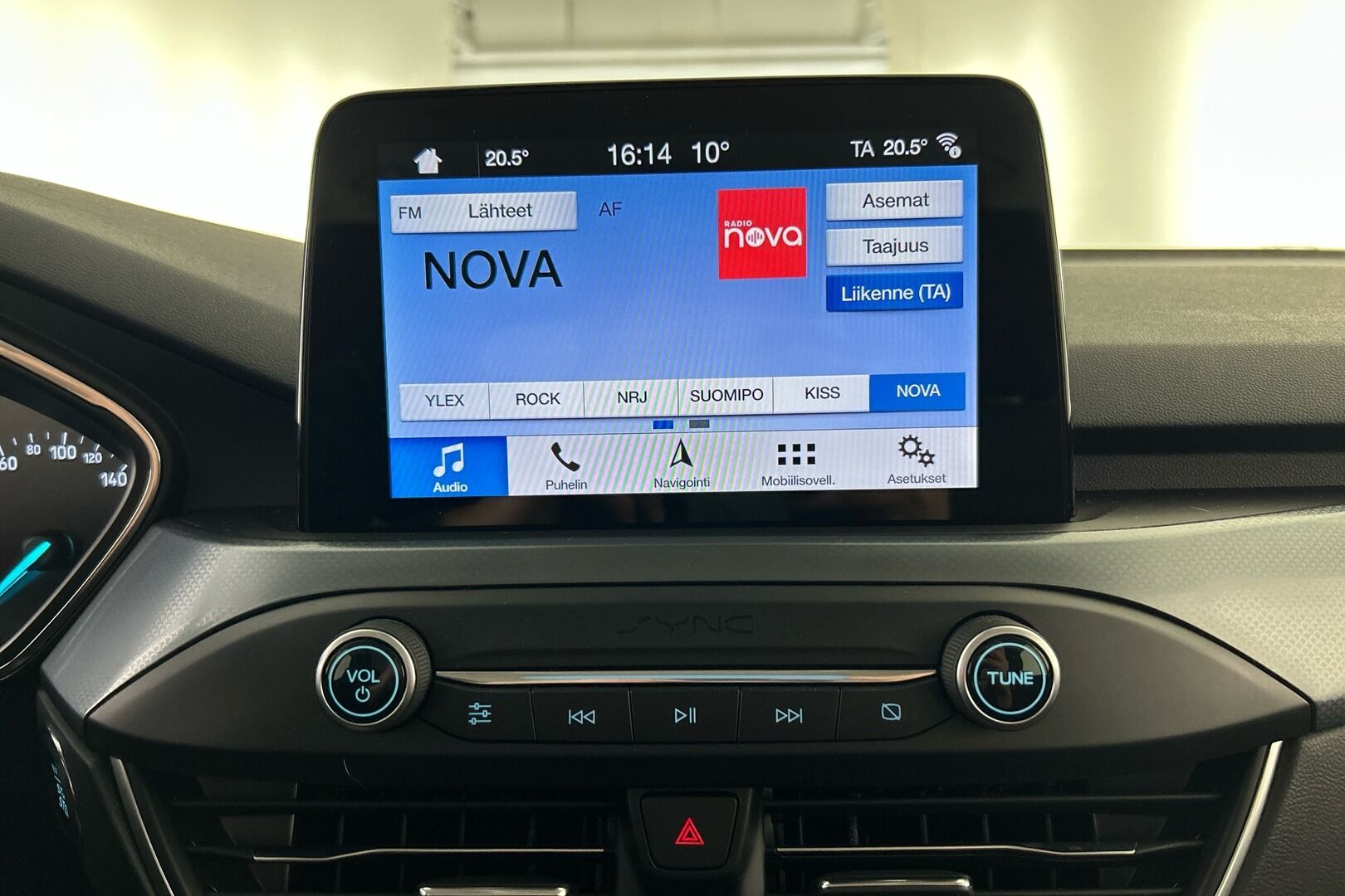 Ford Focus iso kuva 25