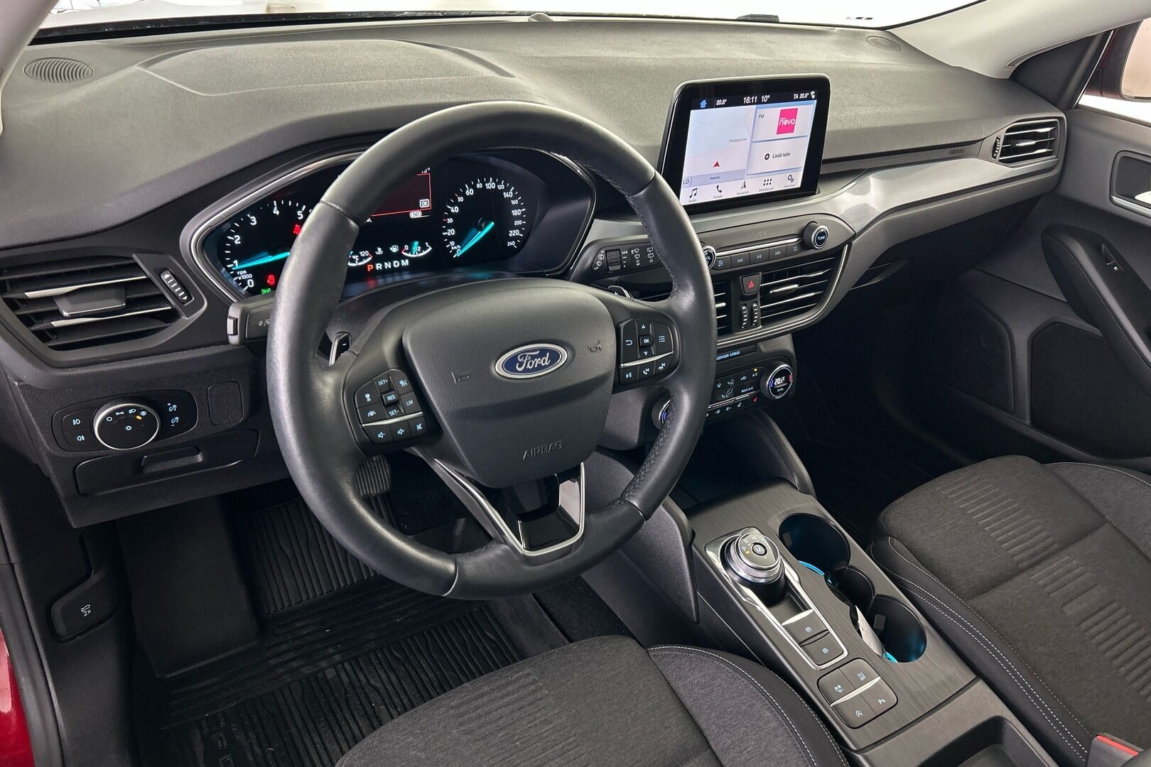Ford Focus iso kuva 8