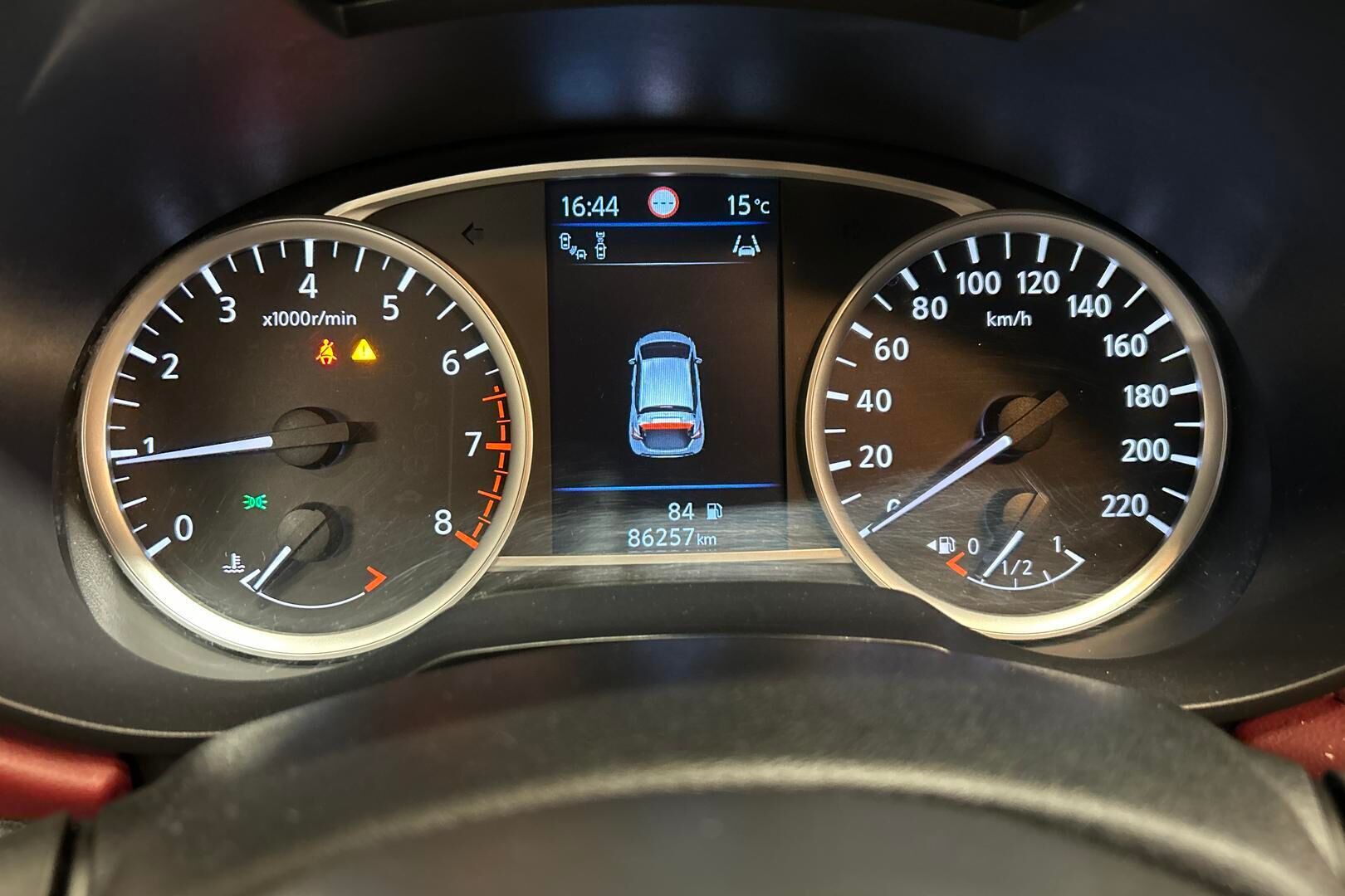 Nissan Micra iso kuva 14