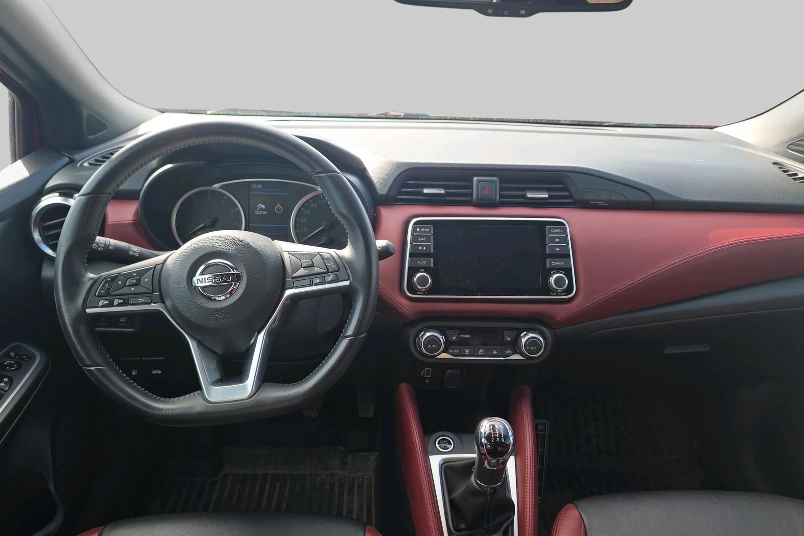 Nissan Micra iso kuva 2