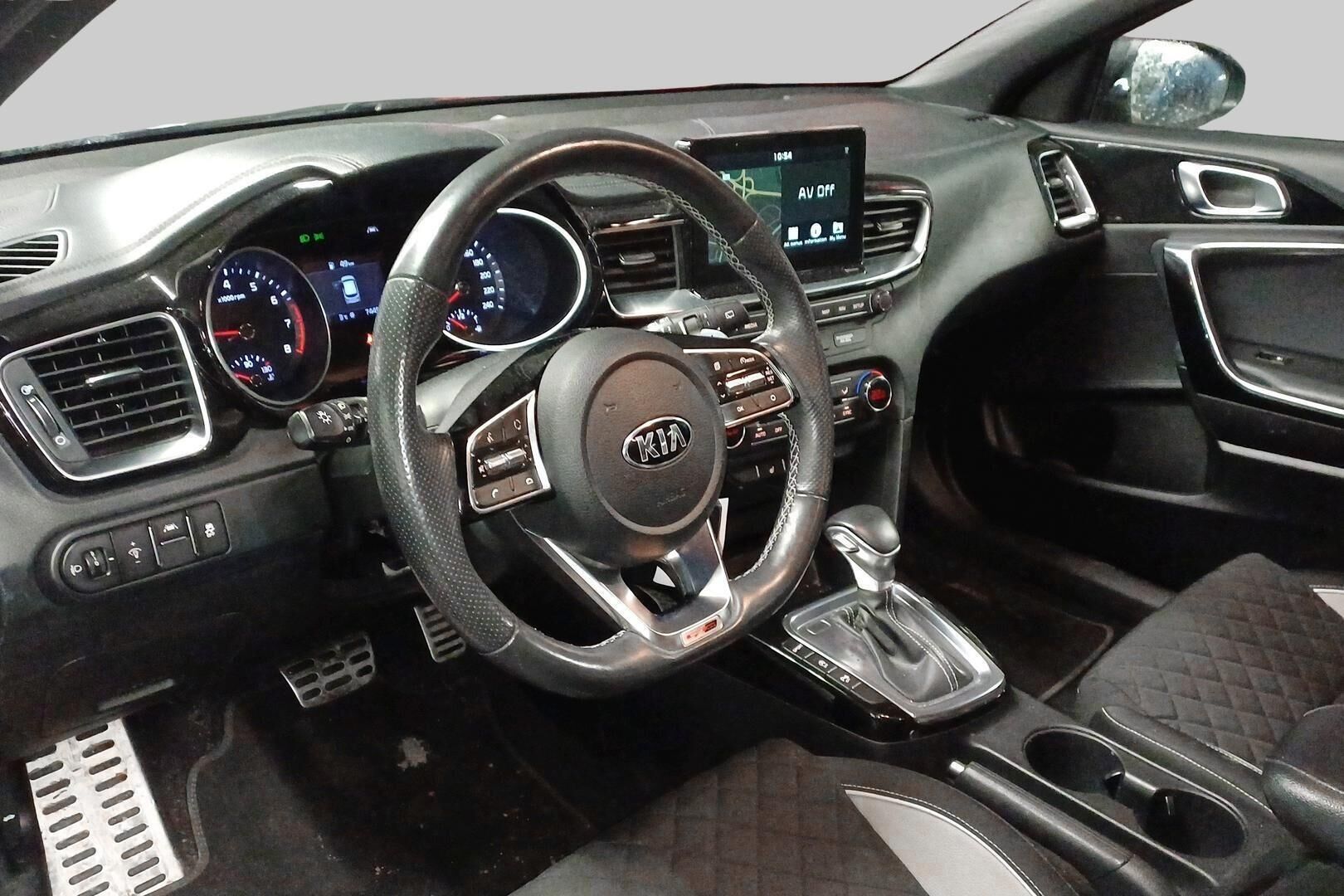 Kia Ceed iso kuva 1