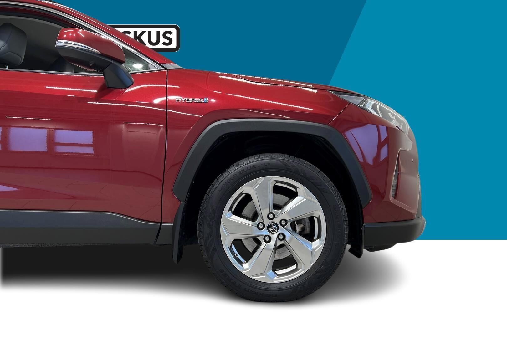 Toyota RAV4 iso kuva 13