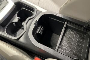 Toyota RAV4 esikatselu 23