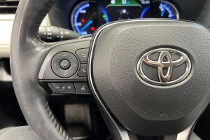 Toyota RAV4 esikatselu 26