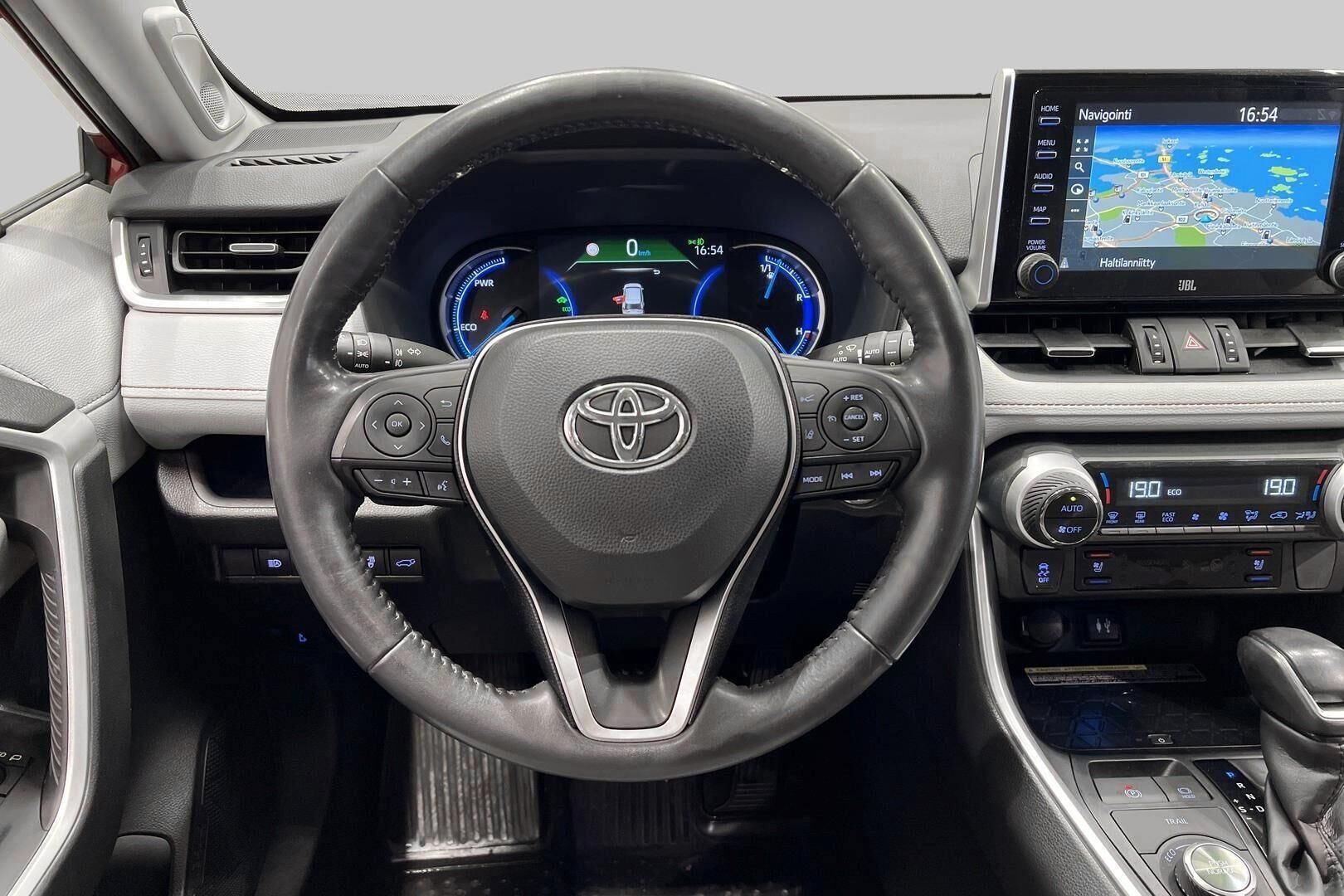 Toyota RAV4 iso kuva 32