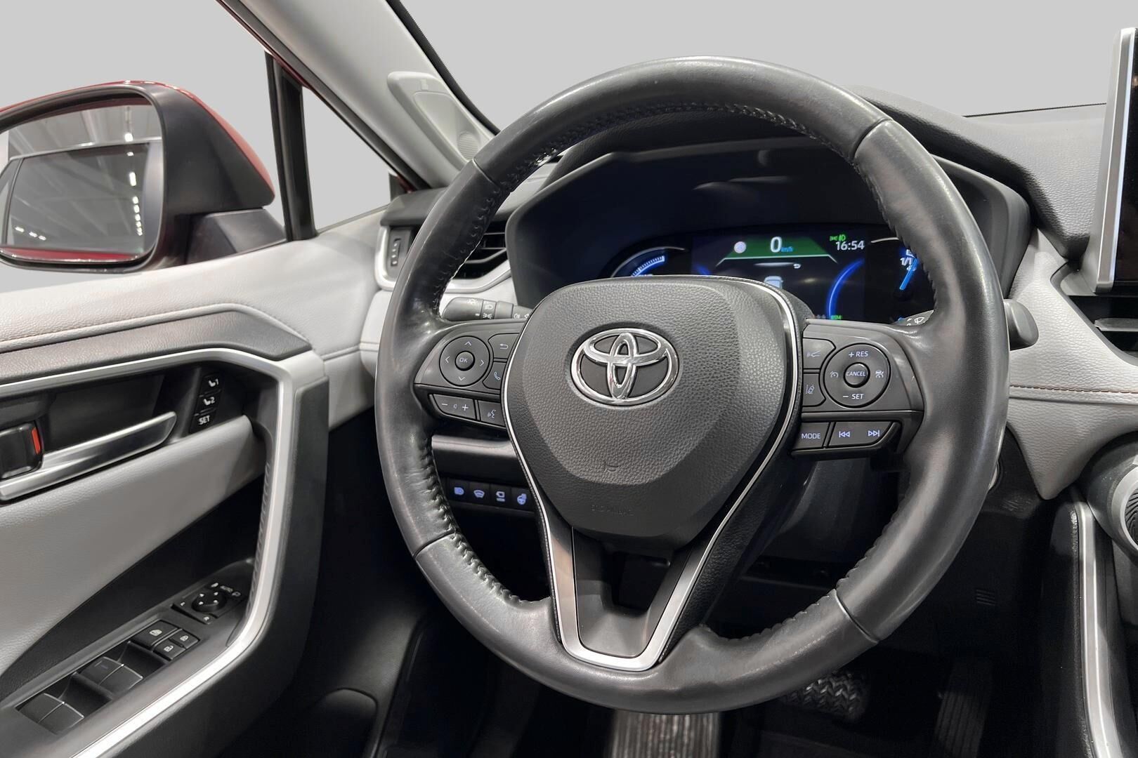 Toyota RAV4 iso kuva 33