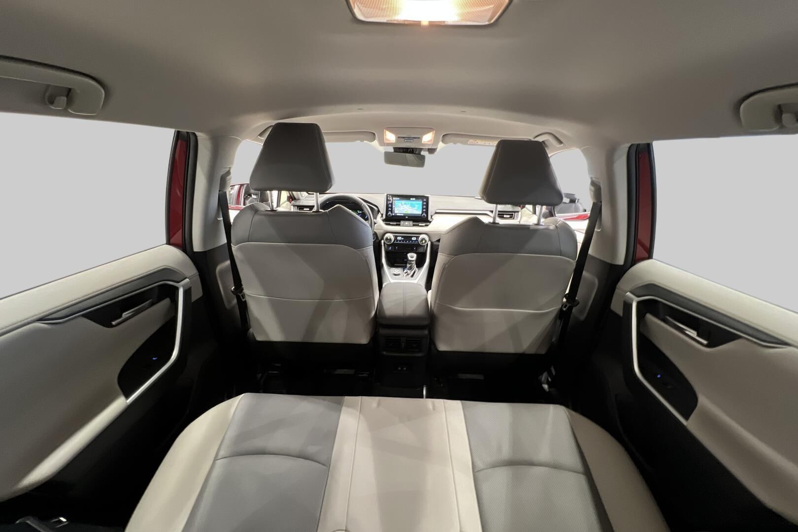 Toyota RAV4 iso kuva 38