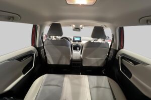 Toyota RAV4 esikatselu 38