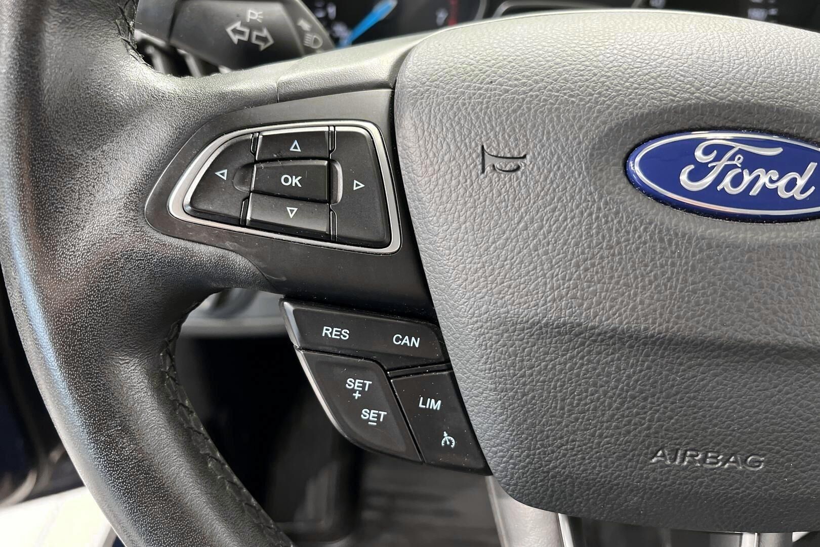 Ford Grand C-Max iso kuva 16