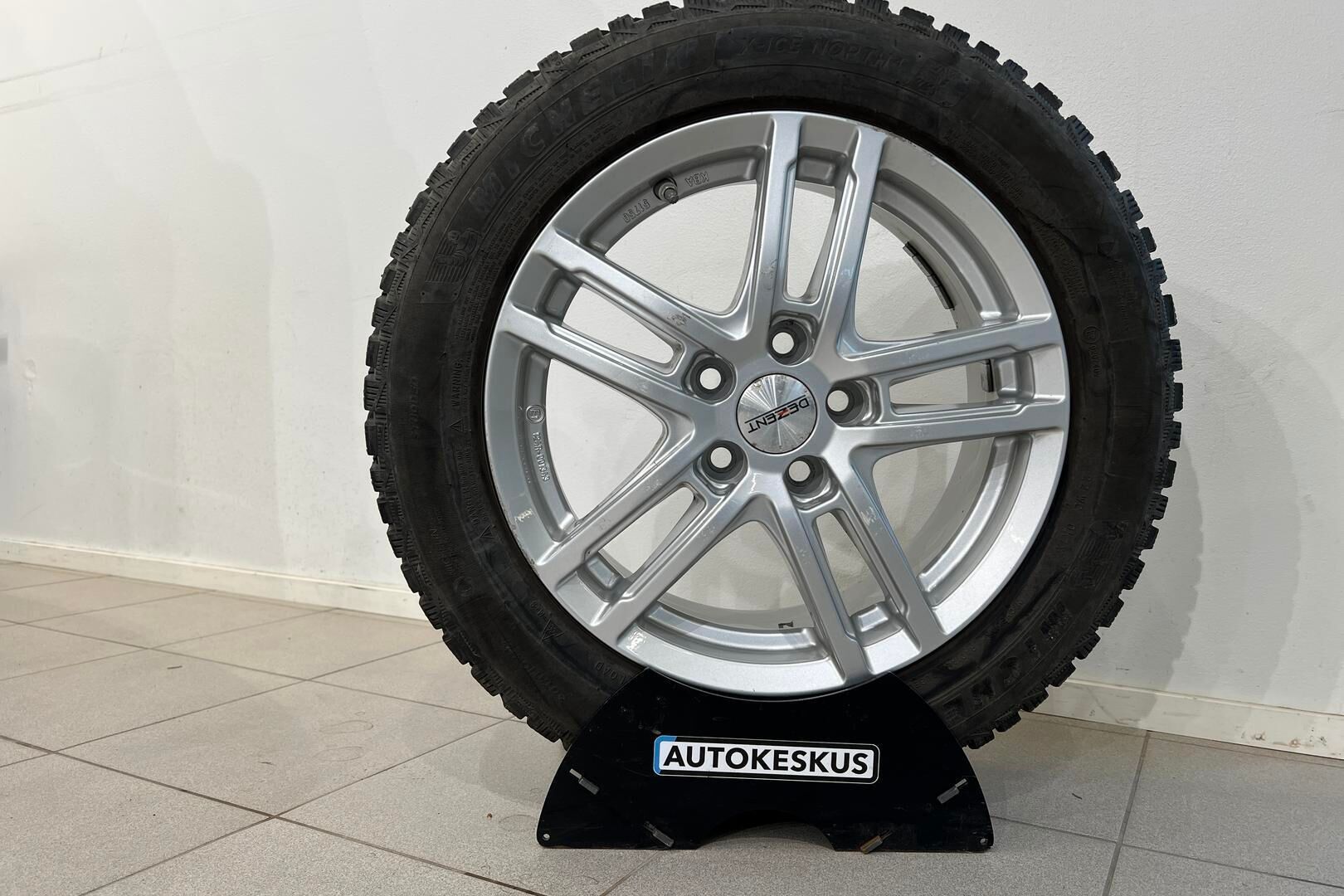 Ford Grand C-Max iso kuva 23