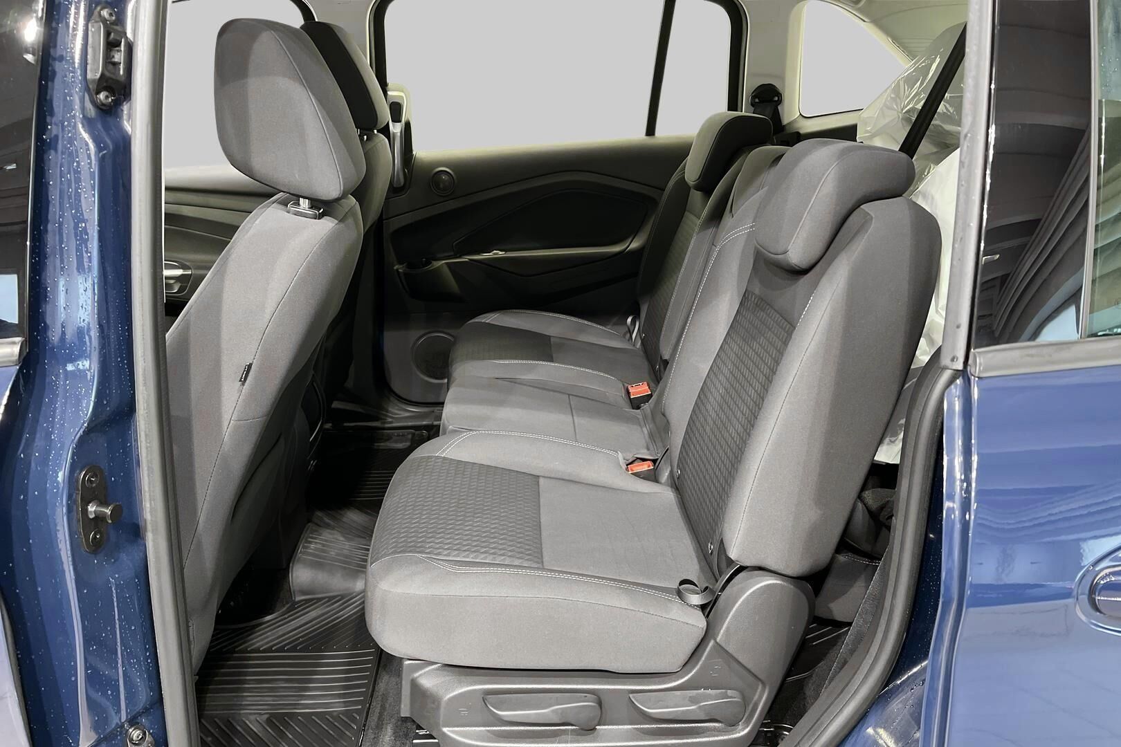 Ford Grand C-Max iso kuva 9