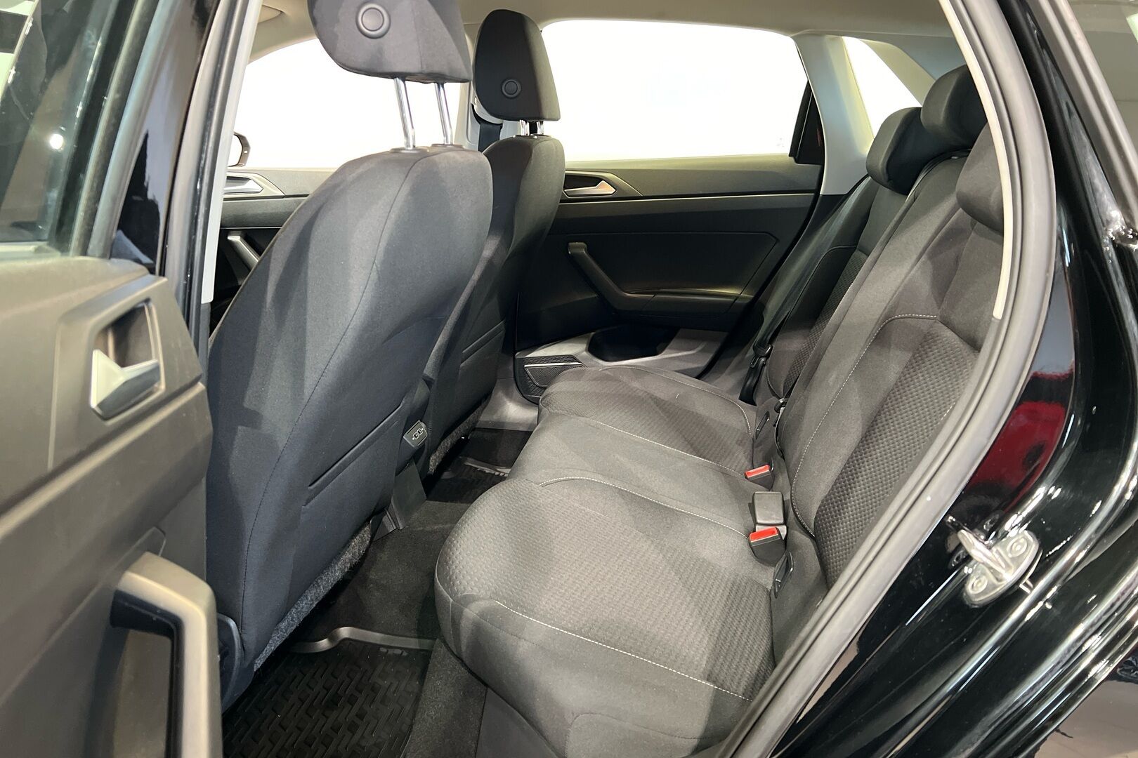 Volkswagen Polo iso kuva 8