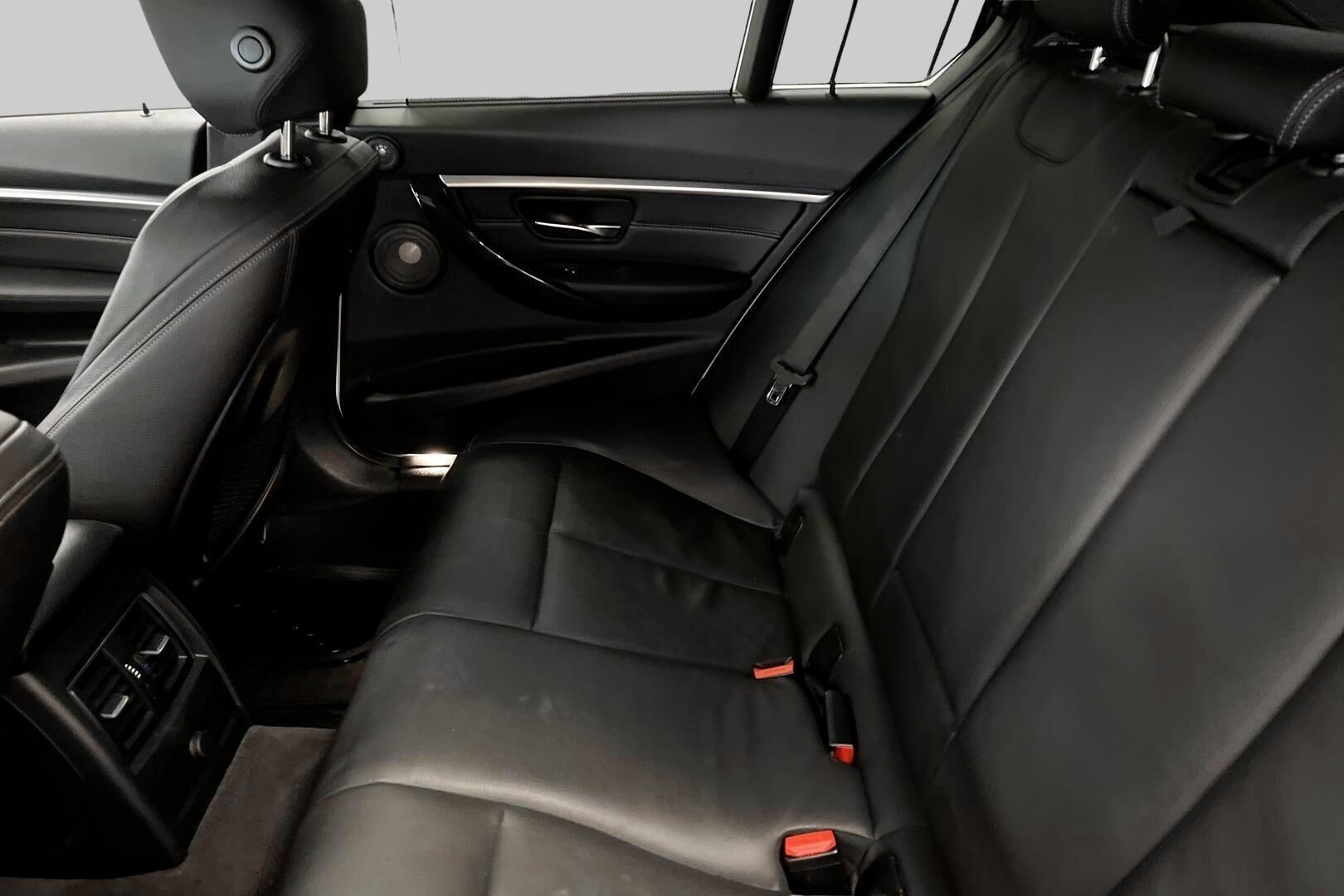 BMW 3-sarja iso kuva 9