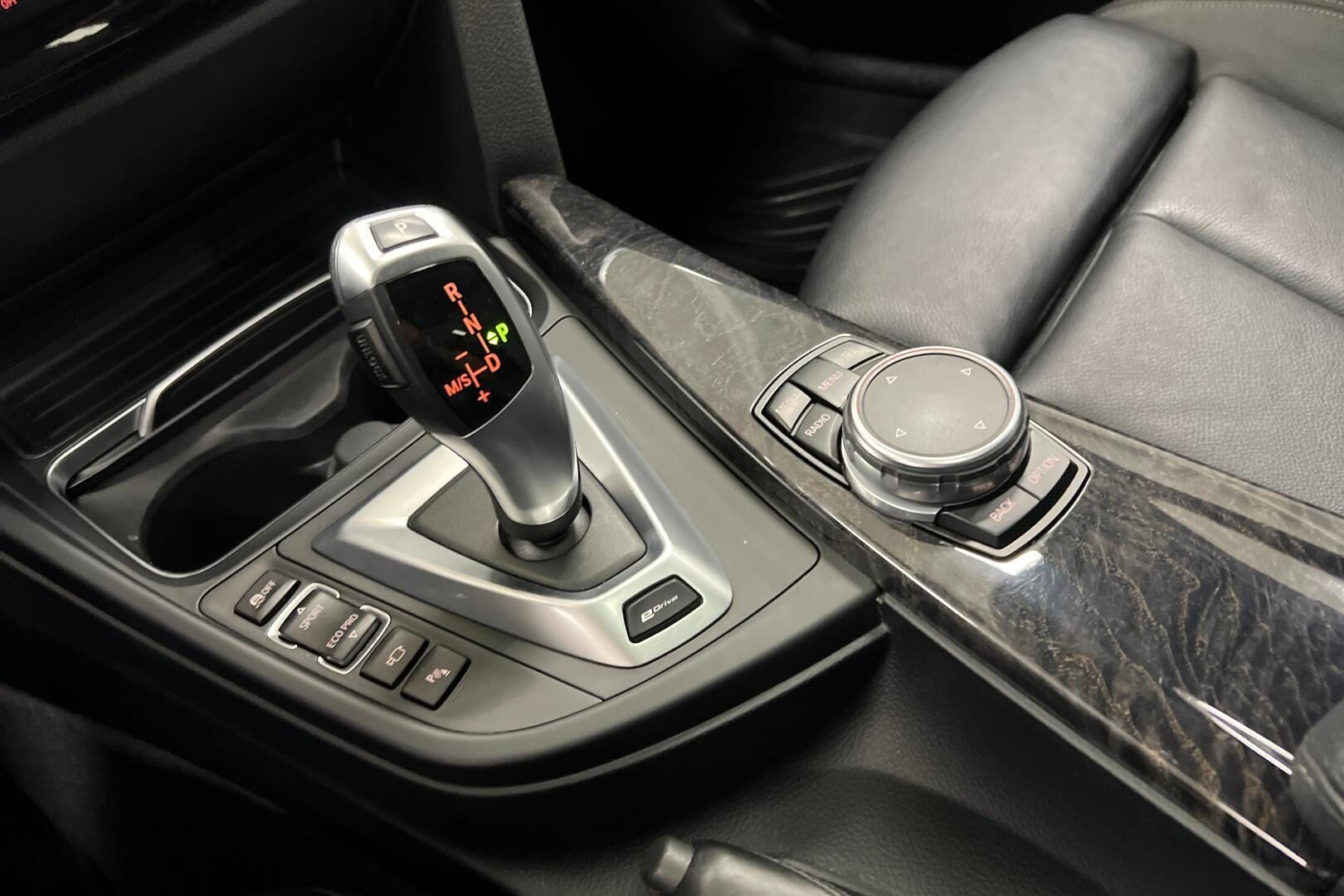 BMW 3-sarja iso kuva 15