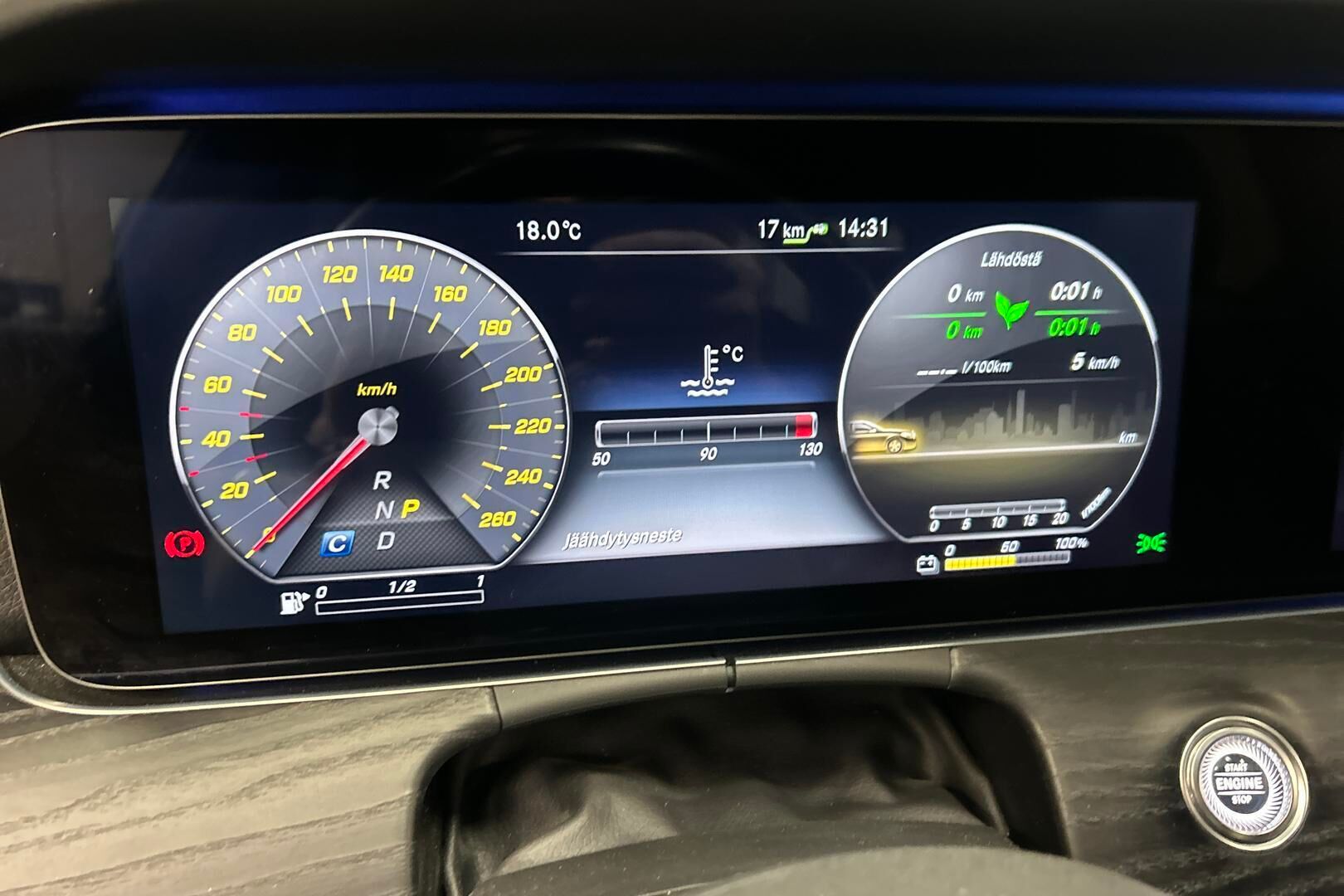 Mercedes-Benz E iso kuva 11