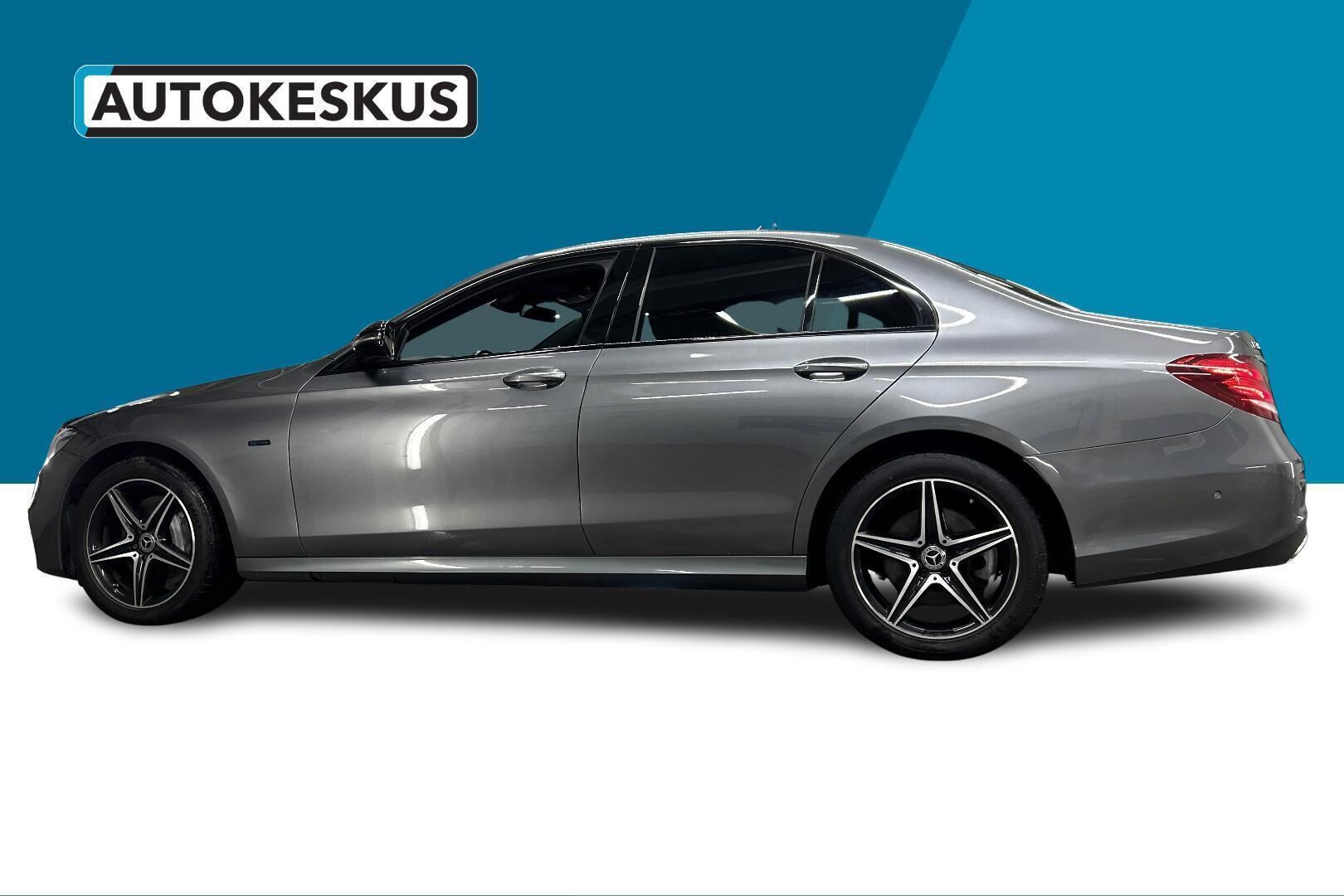 Mercedes-Benz E iso kuva 21
