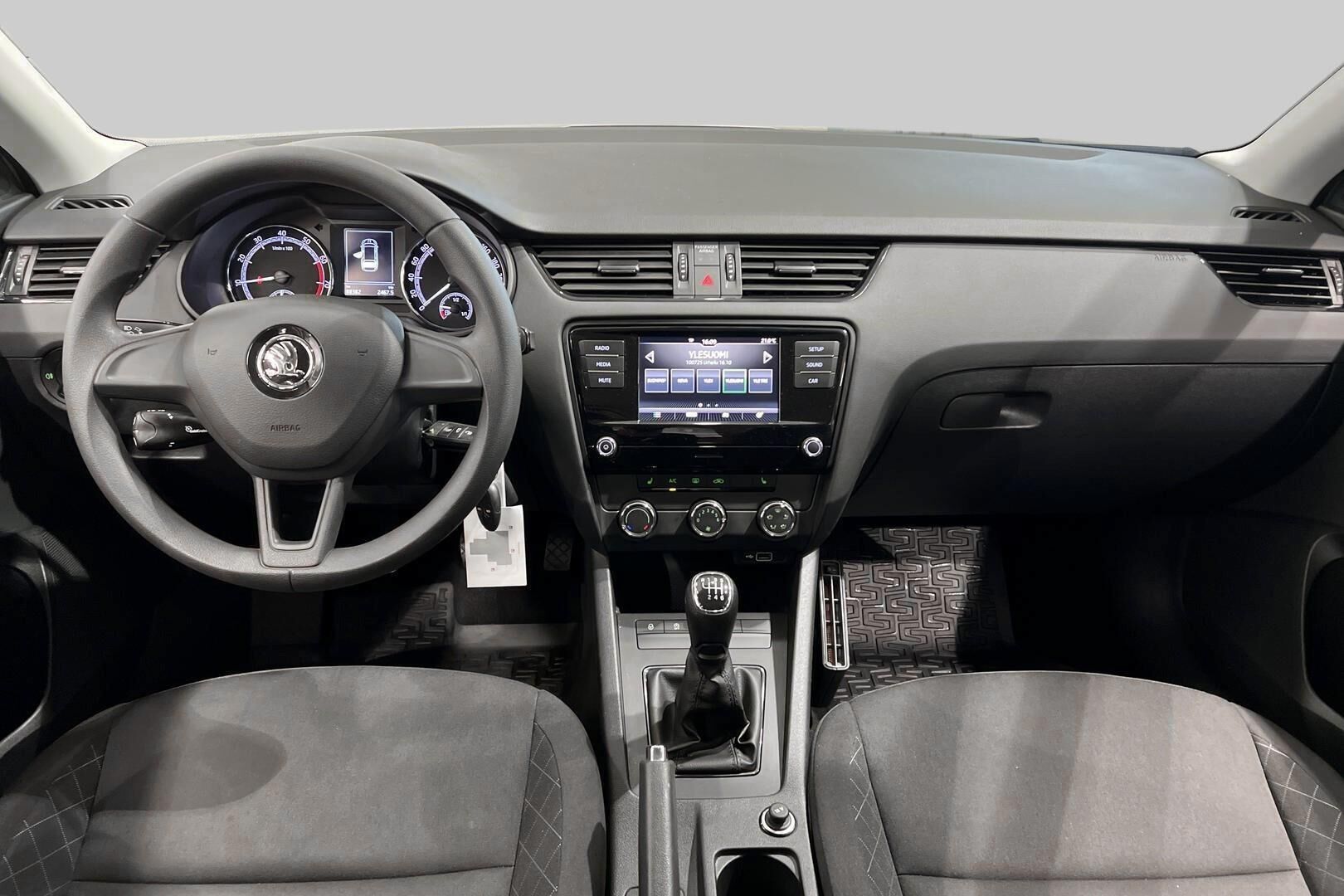 Skoda Octavia iso kuva 10