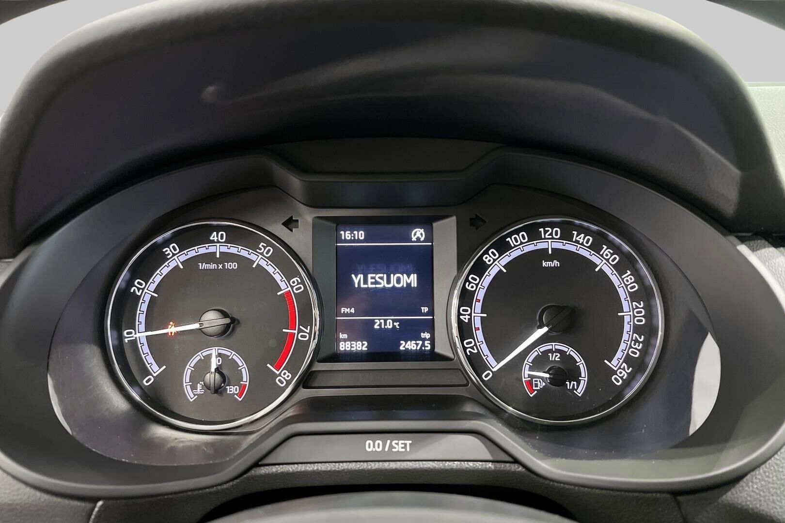 Skoda Octavia iso kuva 14