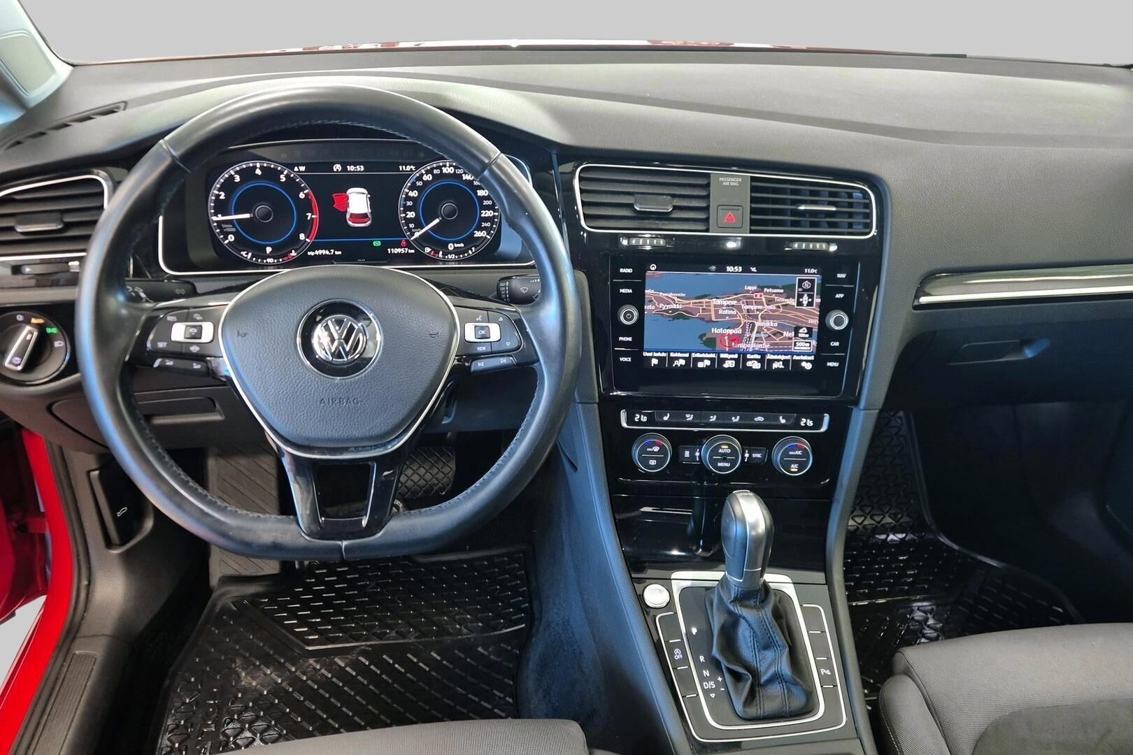 Volkswagen Golf iso kuva 11