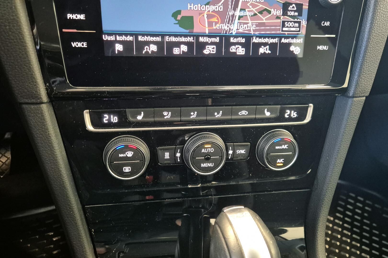 Volkswagen Golf iso kuva 16