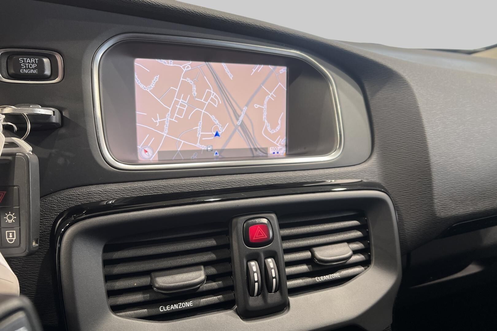 Volvo V40 Cross Country iso kuva 15