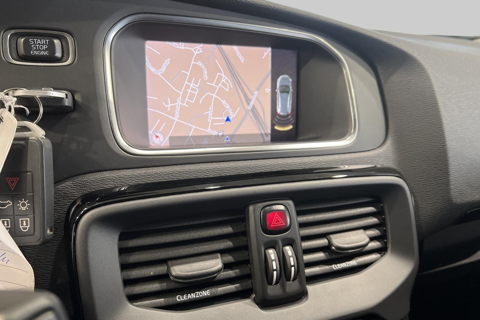 Volvo V40 Cross Country iso kuva 16