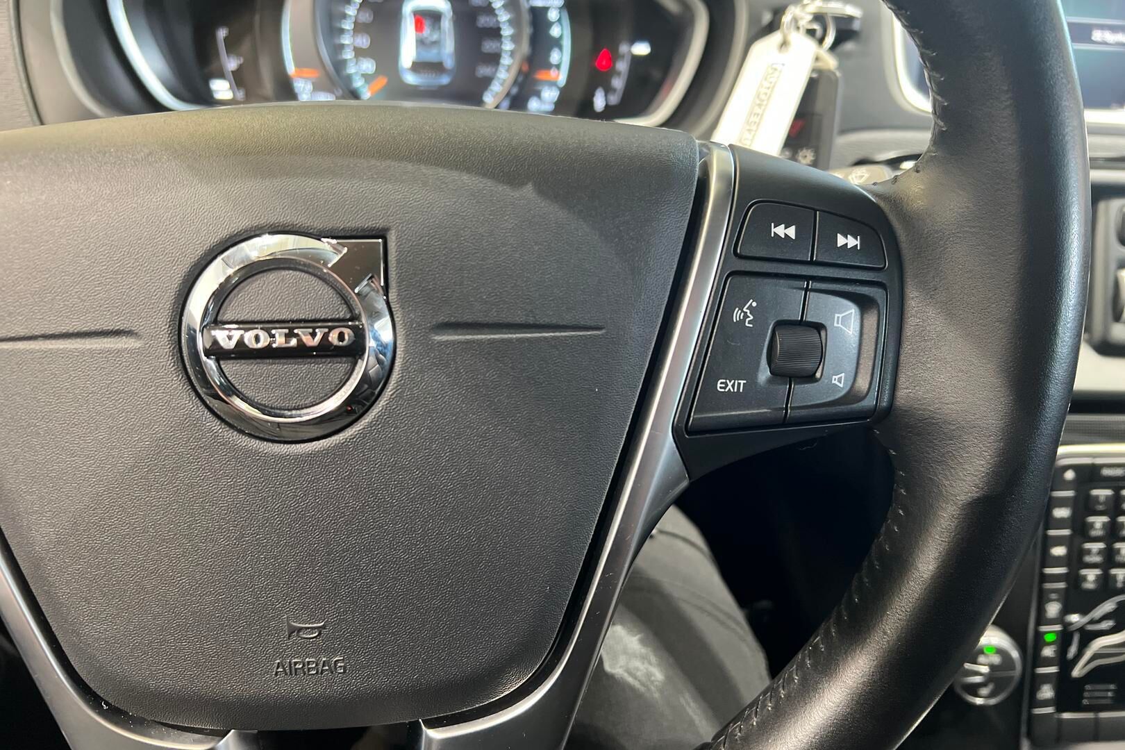Volvo V40 Cross Country iso kuva 21