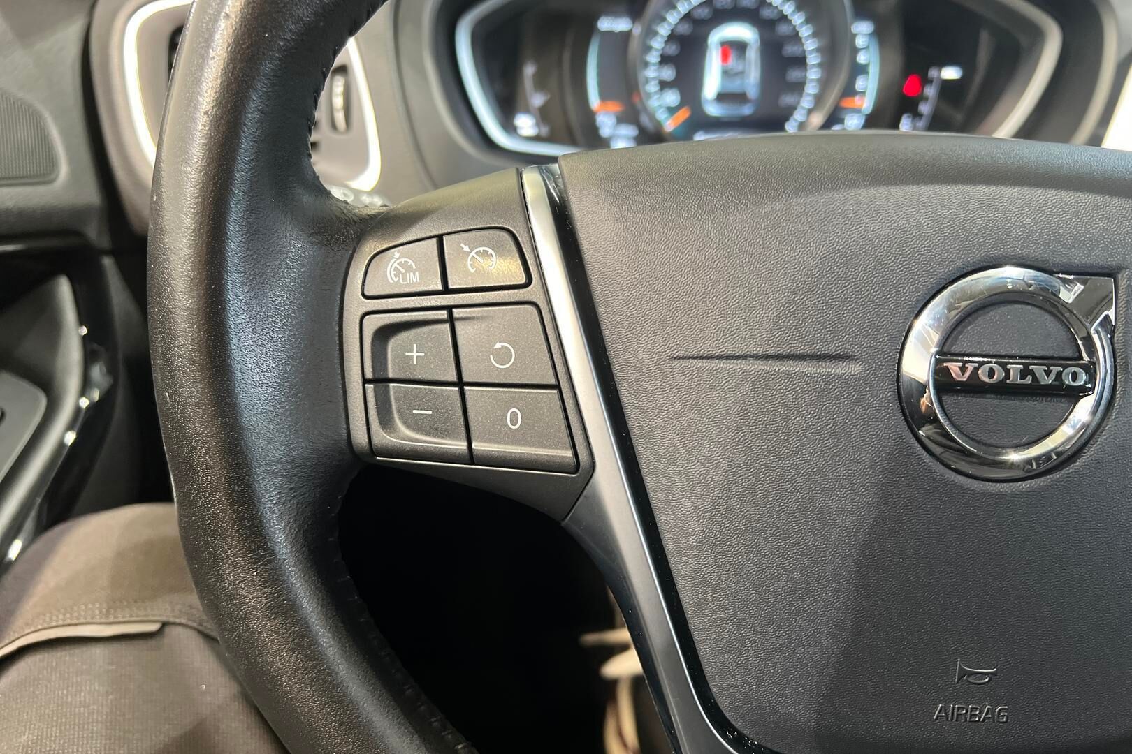 Volvo V40 Cross Country iso kuva 22