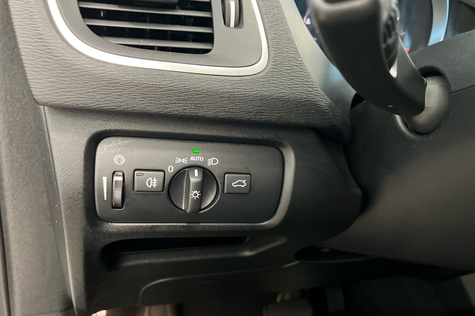 Volvo V40 iso kuva 20